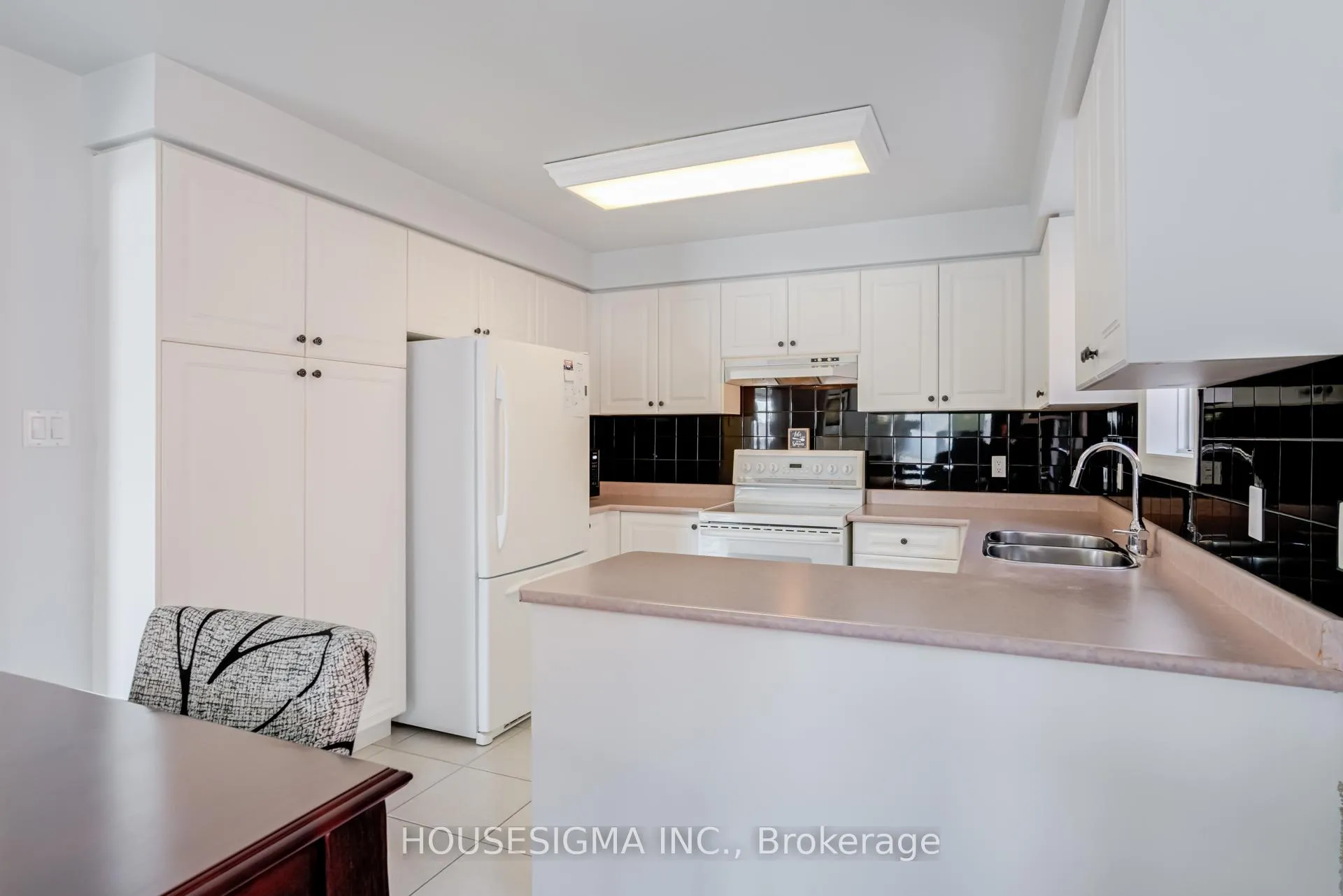 Photo 14 of 20 Sweet Briar Lane, Brampton, Snelgrove — HOMEH
