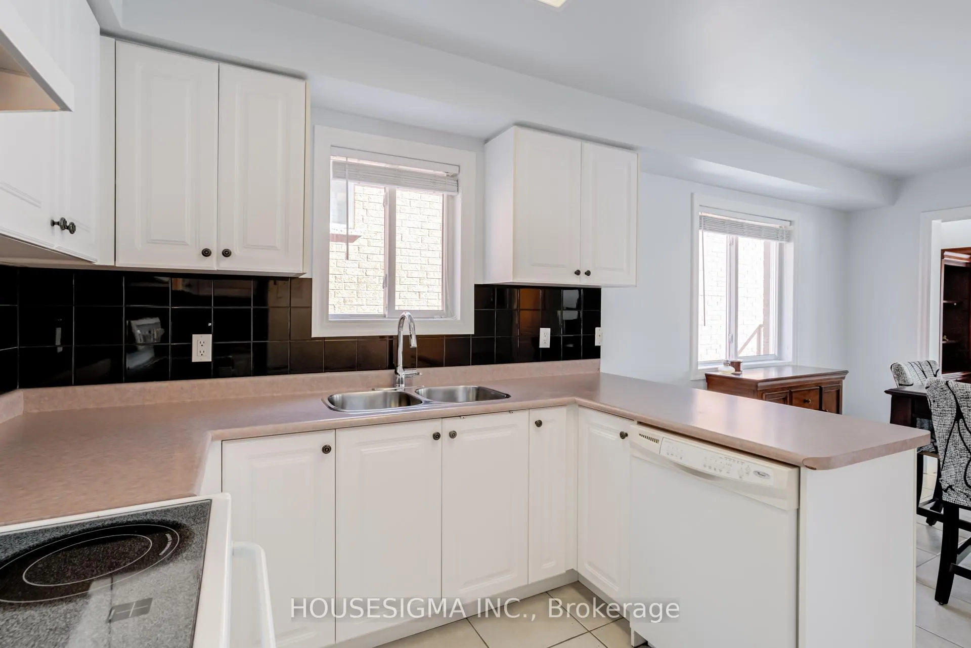 Photo 15 of 20 Sweet Briar Lane, Brampton, Snelgrove — HOMEH