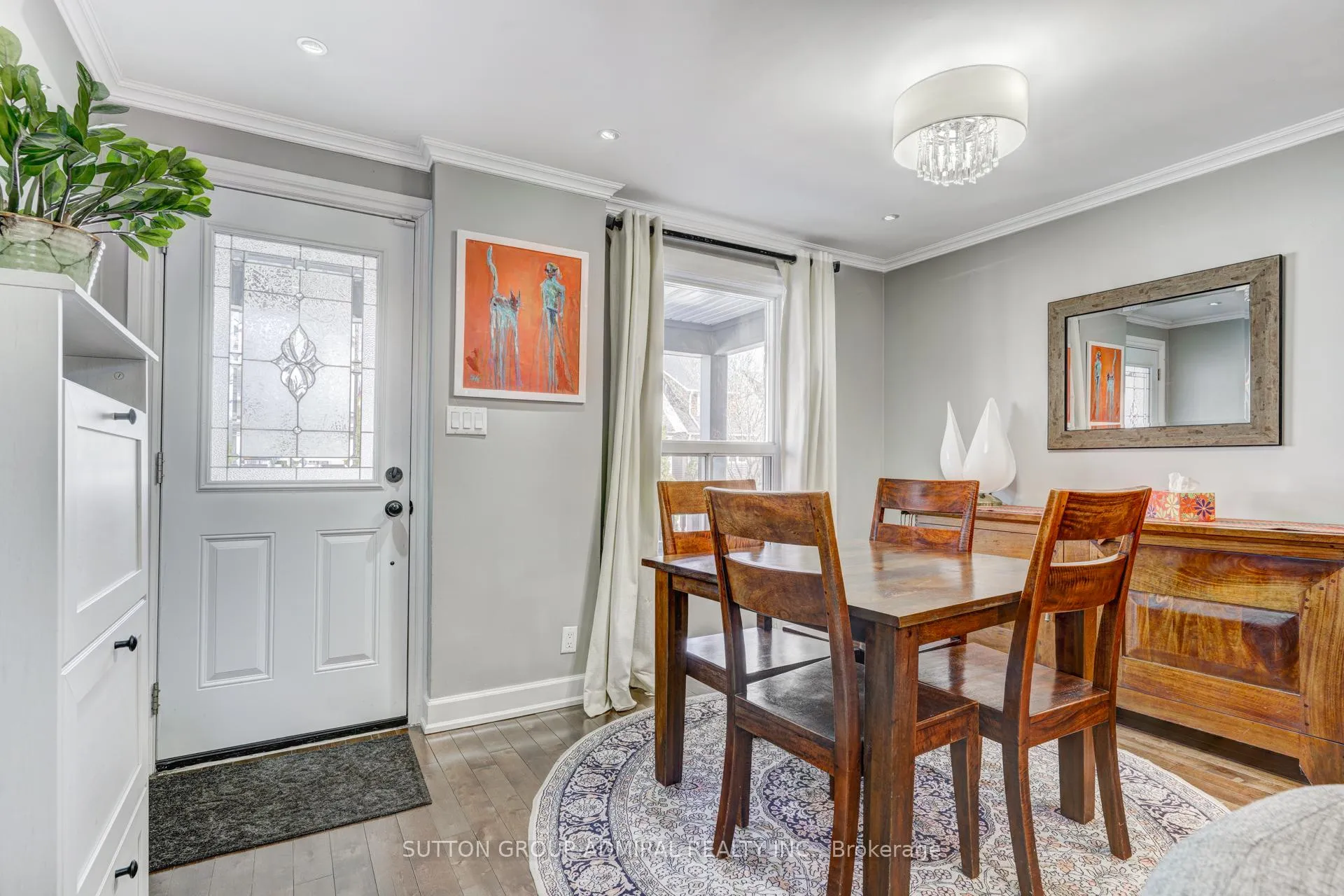 Photo 3 of 805 Sammon Avenue, Toronto, Danforth Village-East York — HOMEH