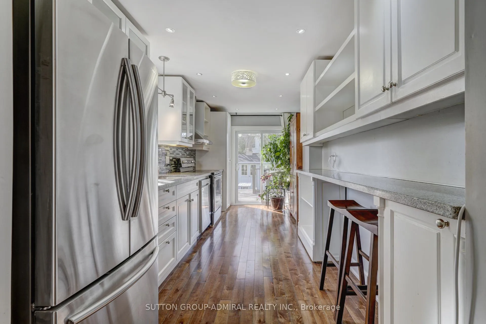 Photo 11 of 805 Sammon Avenue, Toronto, Danforth Village-East York — HOMEH