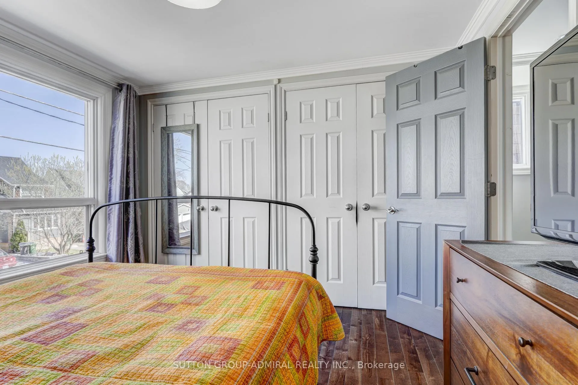 Photo 13 of 805 Sammon Avenue, Toronto, Danforth Village-East York — HOMEH