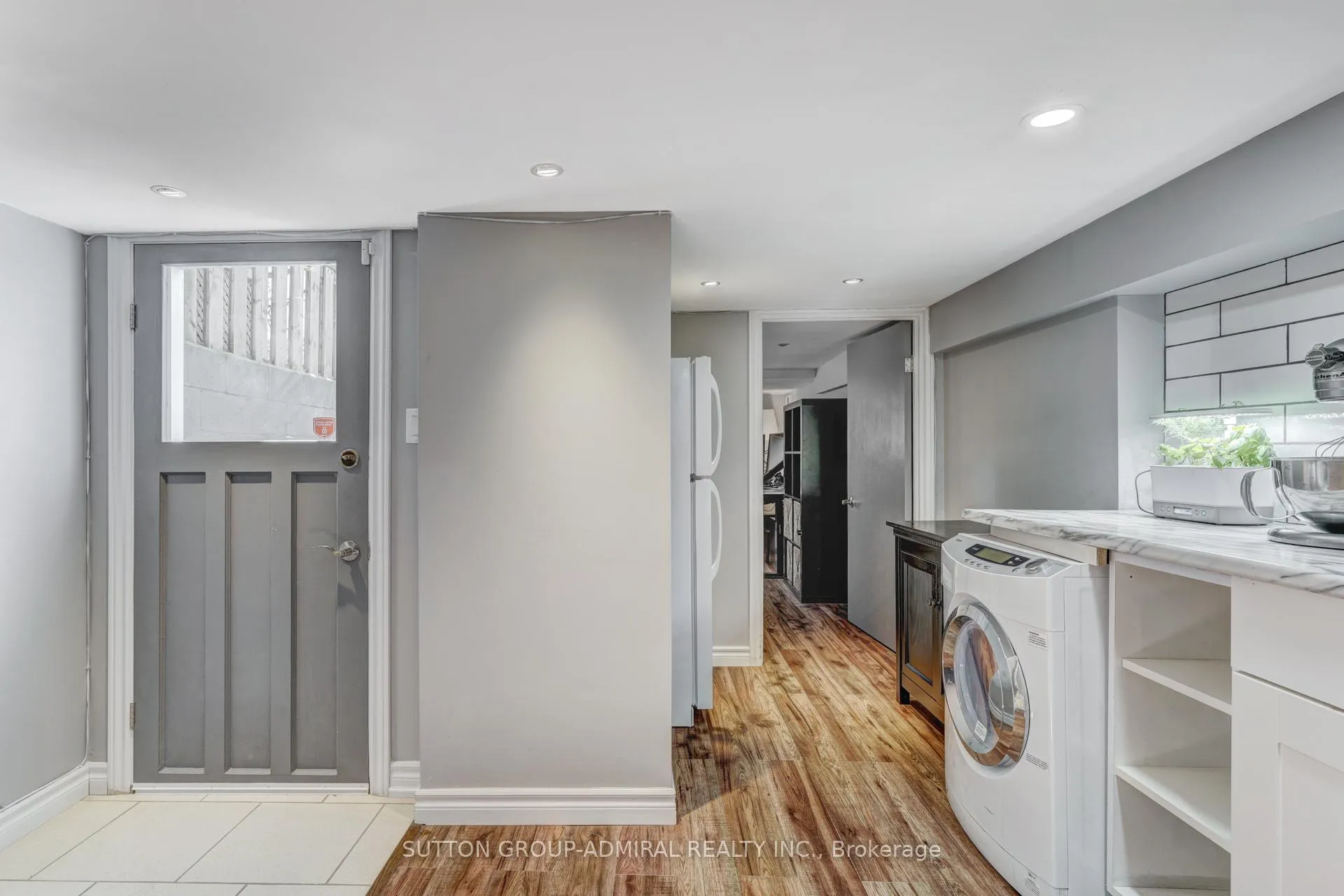 Photo 16 of 805 Sammon Avenue, Toronto, Danforth Village-East York — HOMEH