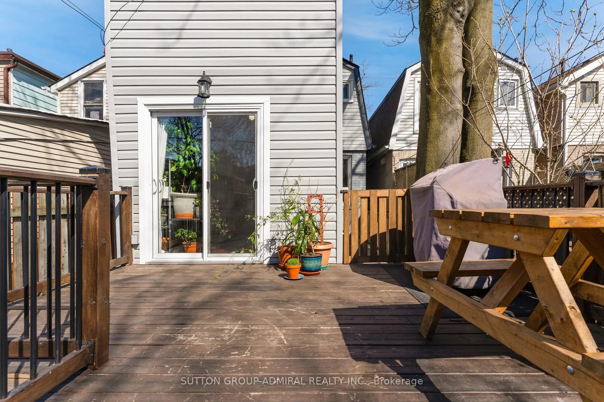 Photo 21 of 805 Sammon Avenue, Toronto, Danforth Village-East York — HOMEH