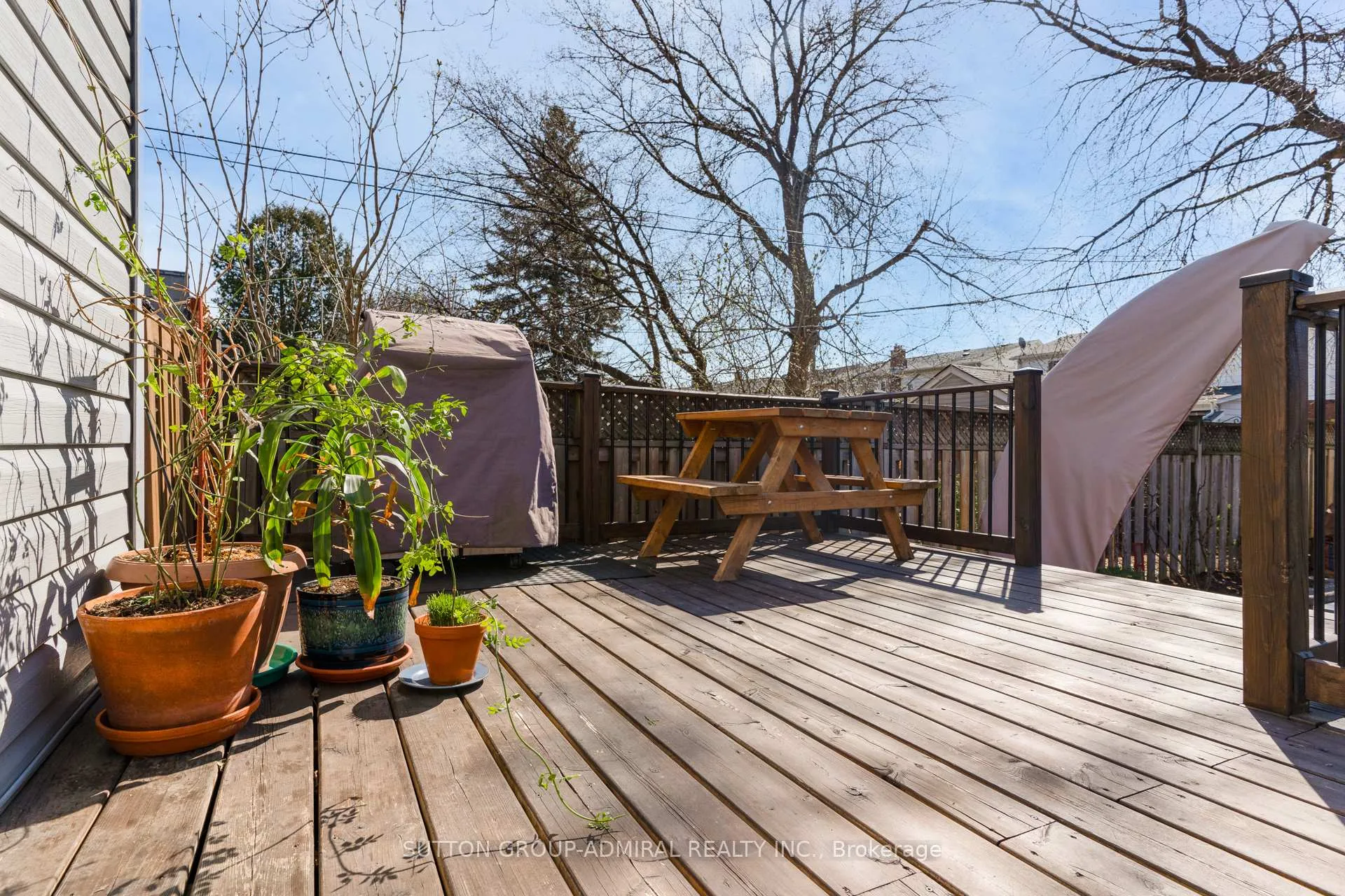 Photo 22 of 805 Sammon Avenue, Toronto, Danforth Village-East York — HOMEH
