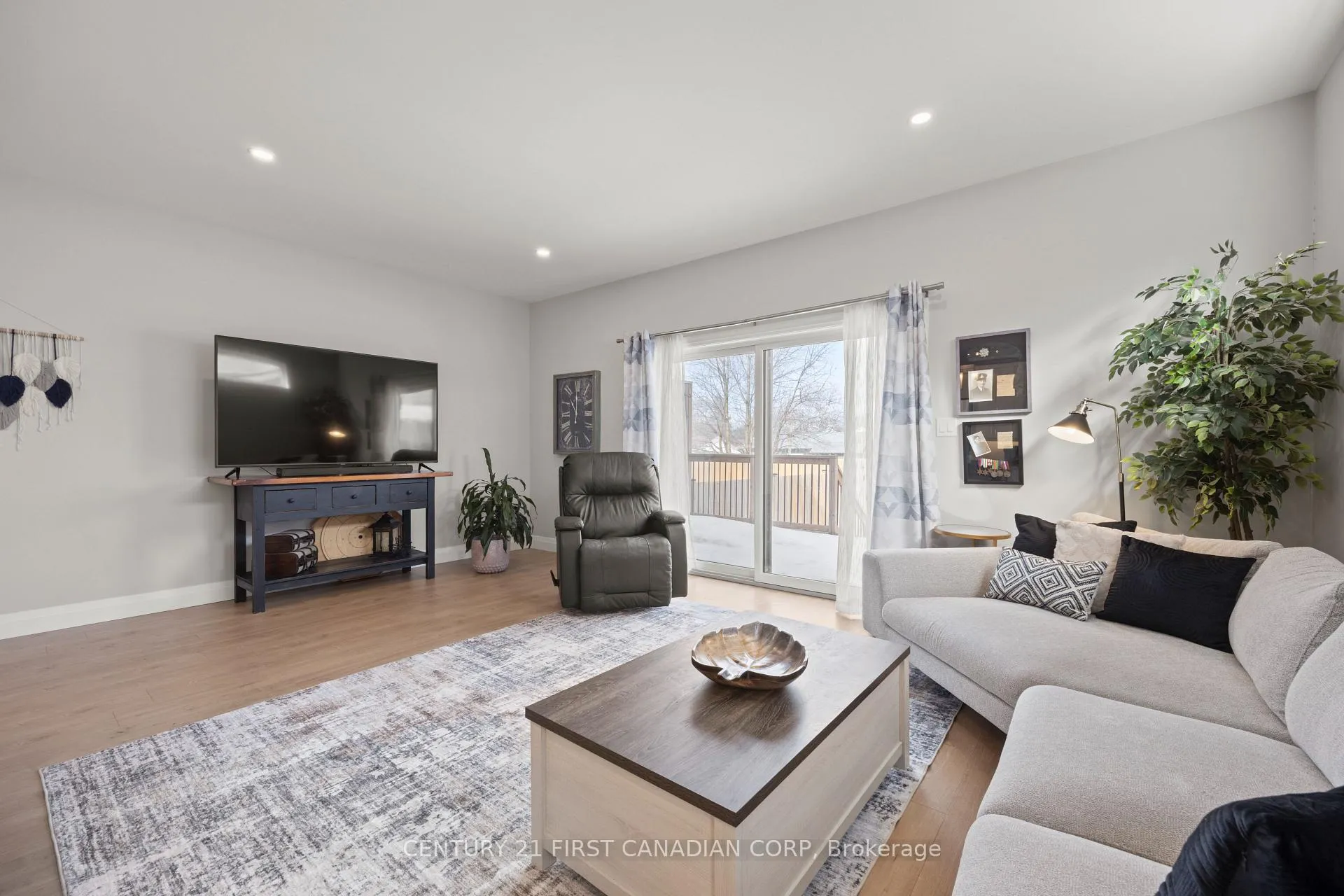 Photo 18 of 176 King Street, Bluewater, Hensall — HOMEH