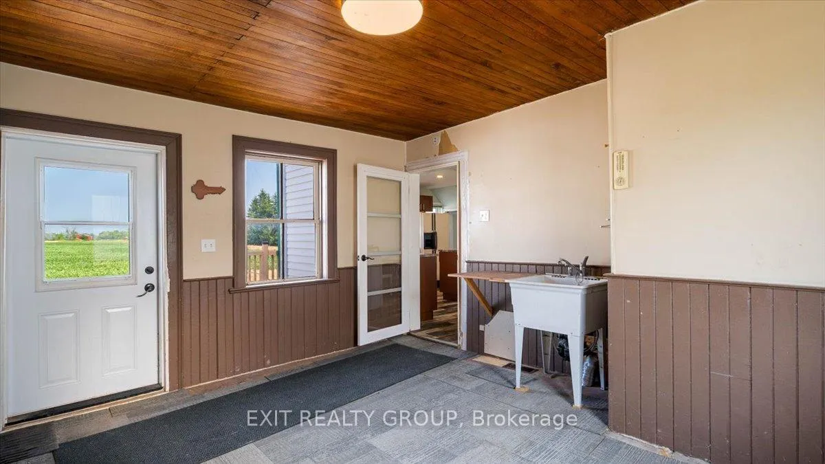 Photo 2 of 837 Casey Road, Belleville, Thurlow Ward — HOMEH