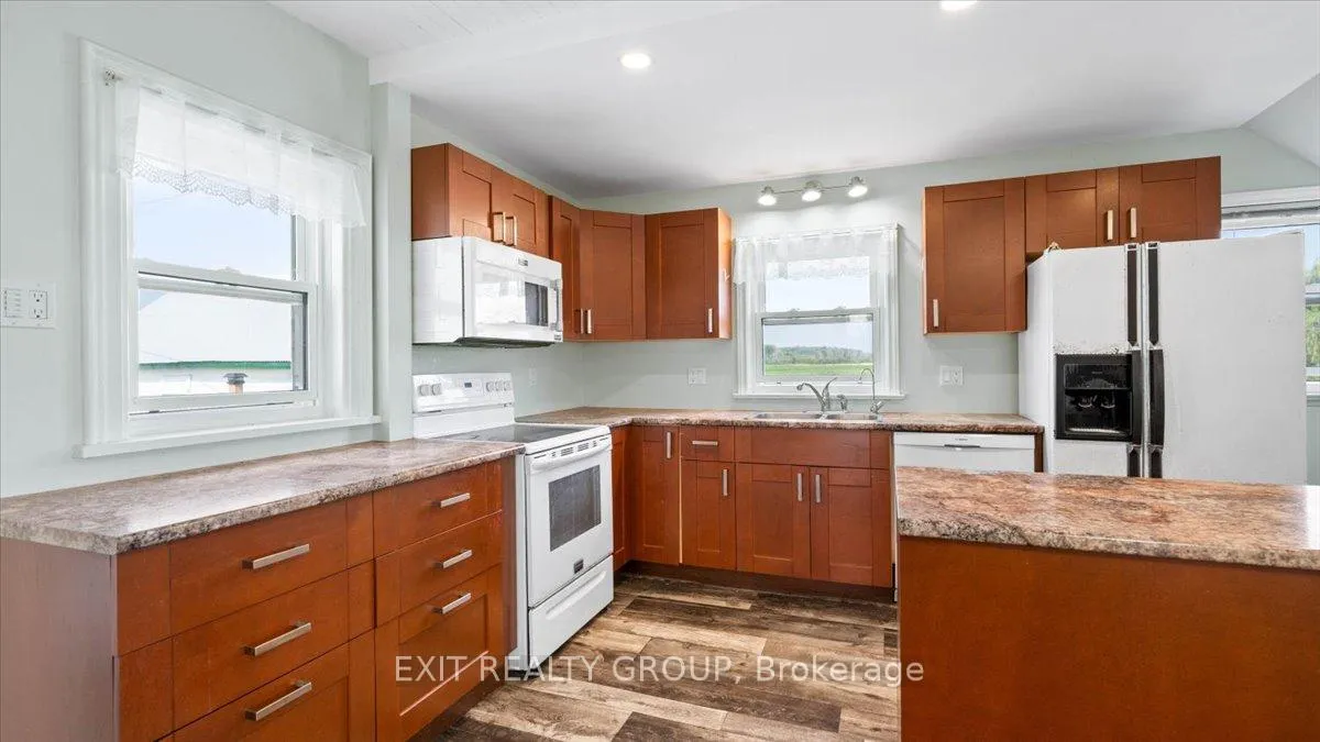 Photo 4 of 837 Casey Road, Belleville, Thurlow Ward — HOMEH