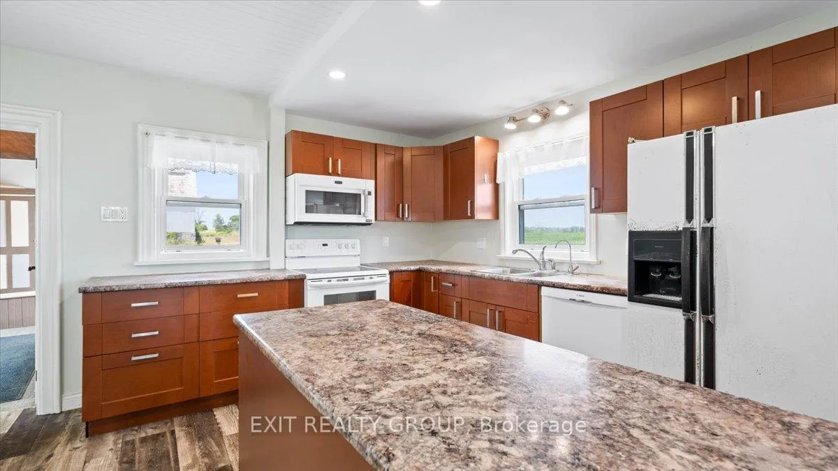 Photo 5 of 837 Casey Road, Belleville, Thurlow Ward — HOMEH