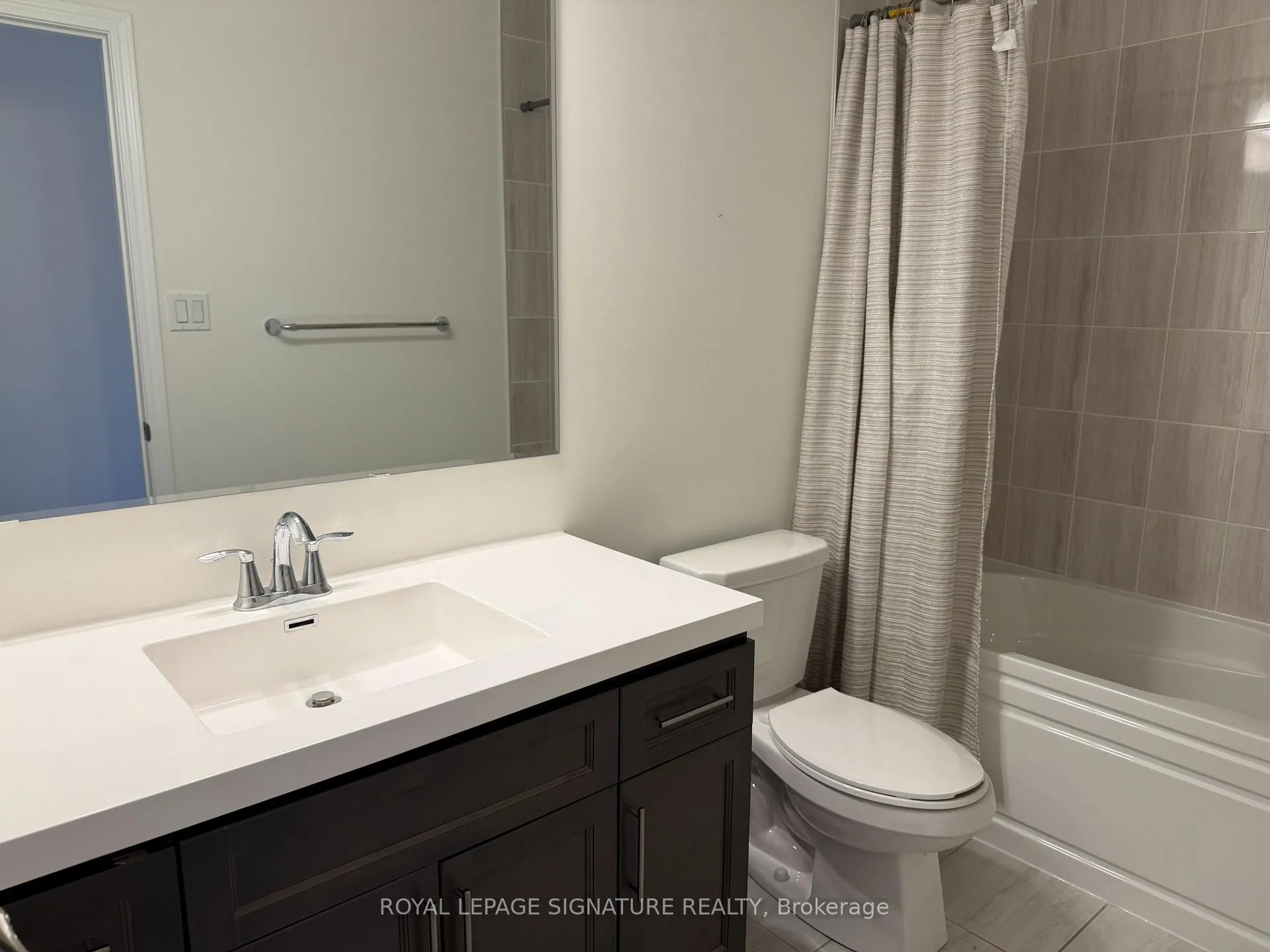 Photo 15 of 112 Burnhamthorpe Road E, Oakville, Glenorchy — HOMEH