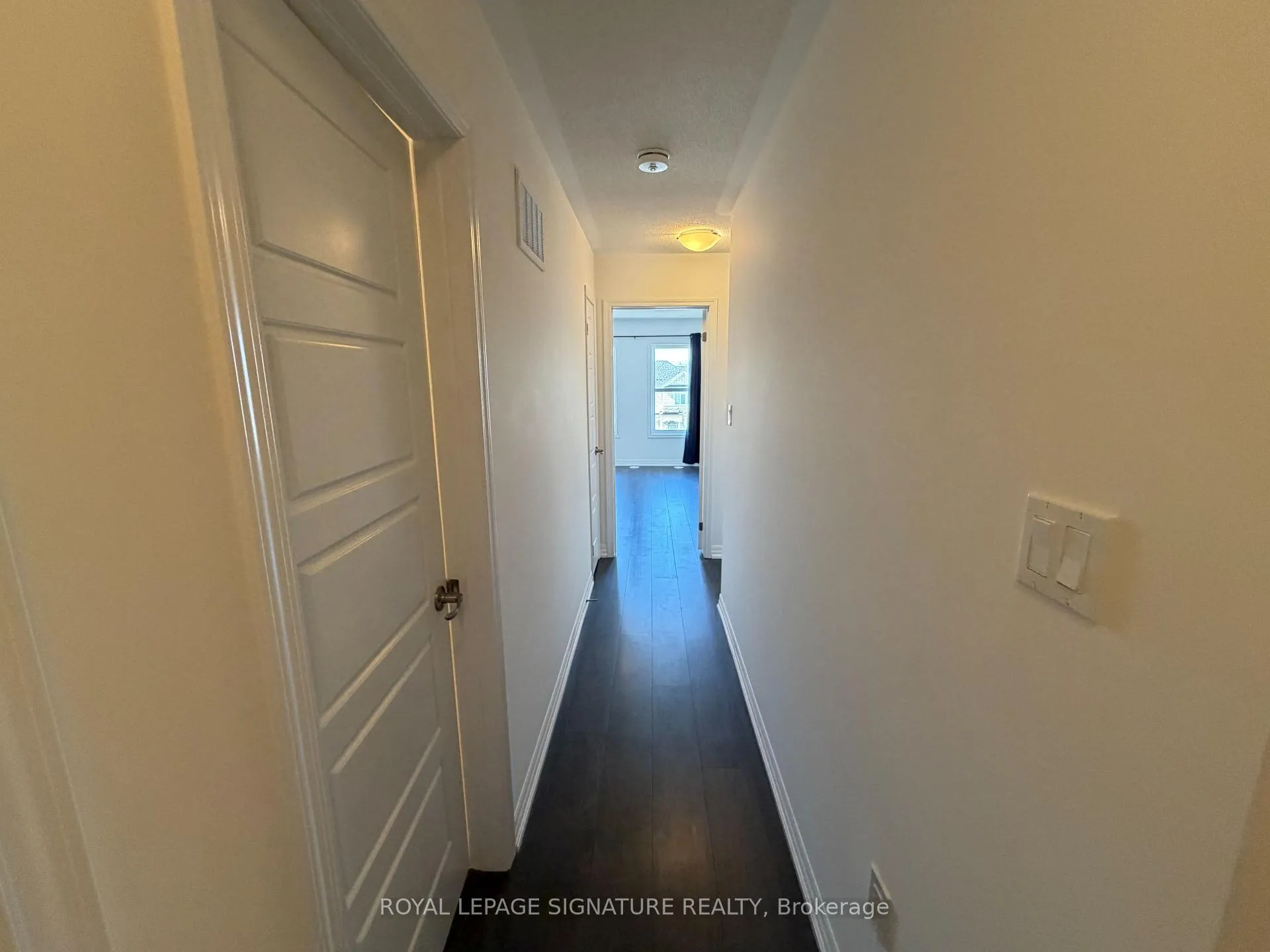 Photo 16 of 112 Burnhamthorpe Road E, Oakville, Glenorchy — HOMEH