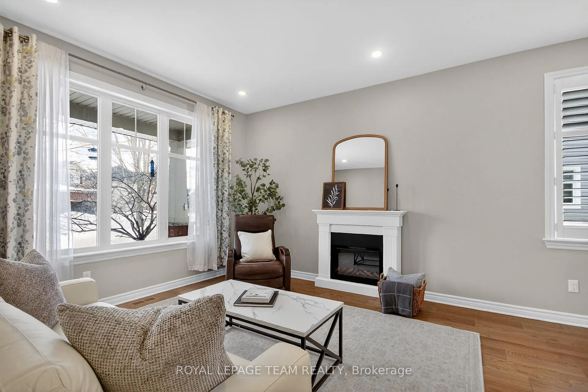 Photo 3 of 528 Bryce Place, Ottawa, Stittsville (North) — HOMEH