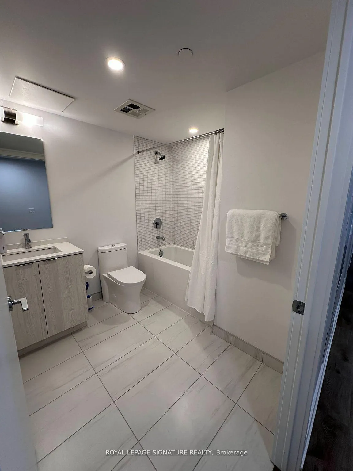 Photo 12 of Unit 1313, 1 Jarvis Street, Hamilton, Beasley — HOMEH