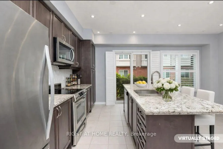 Photo 7 of 91 Borers Creek Circle, Hamilton, Waterdown — HOMEH