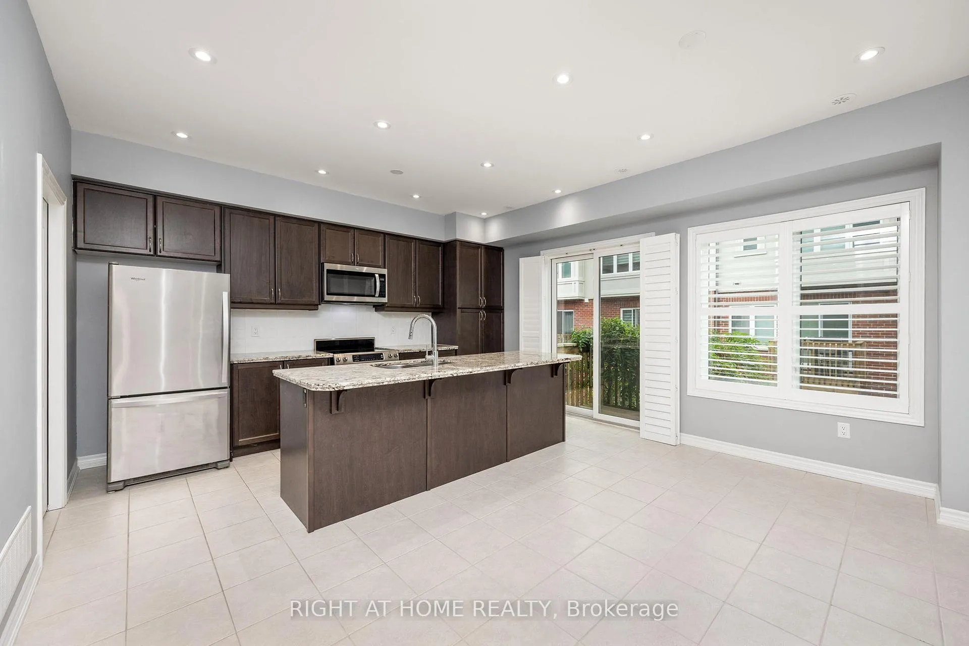 Photo 21 of 91 Borers Creek Circle, Hamilton, Waterdown — HOMEH