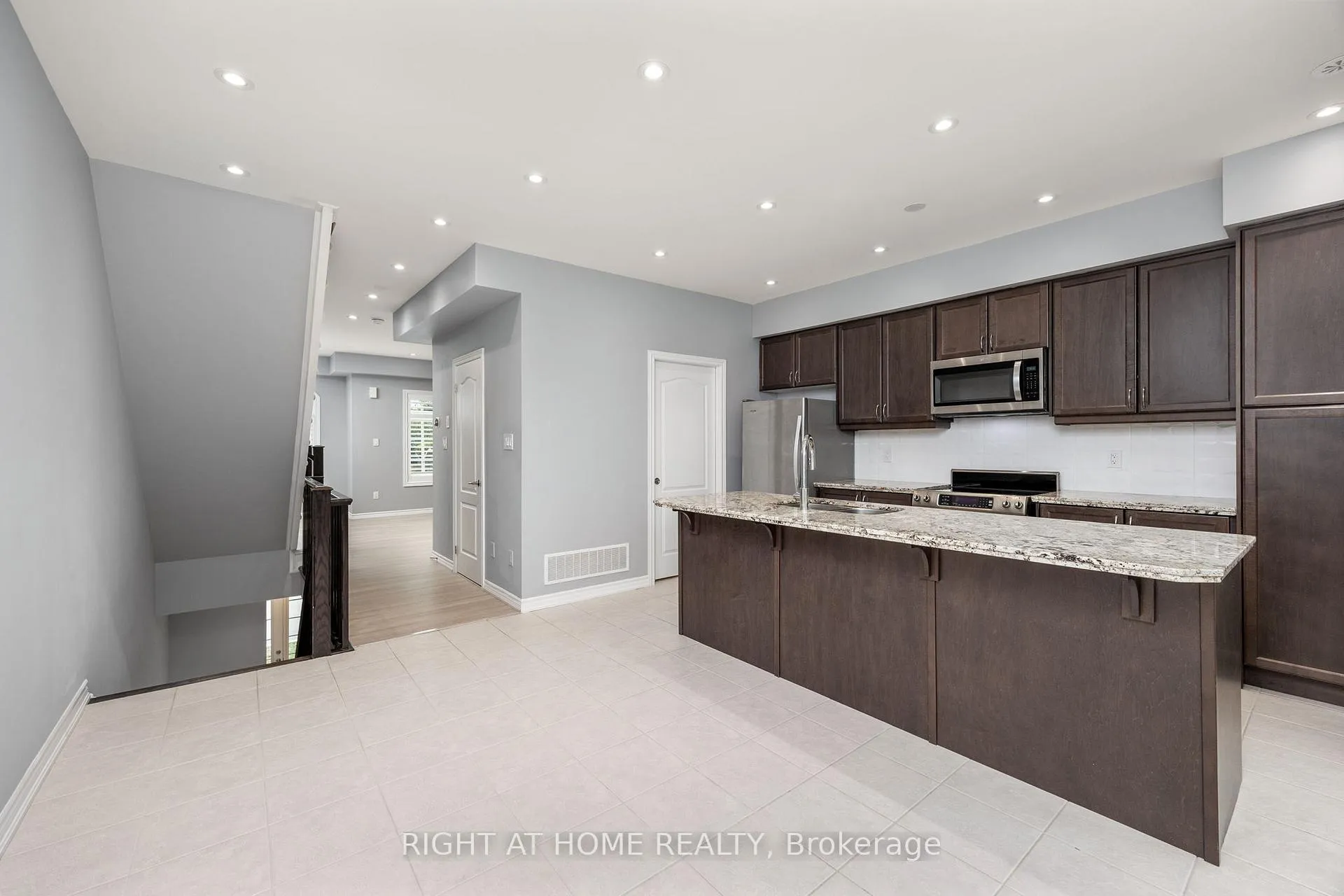 Photo 22 of 91 Borers Creek Circle, Hamilton, Waterdown — HOMEH