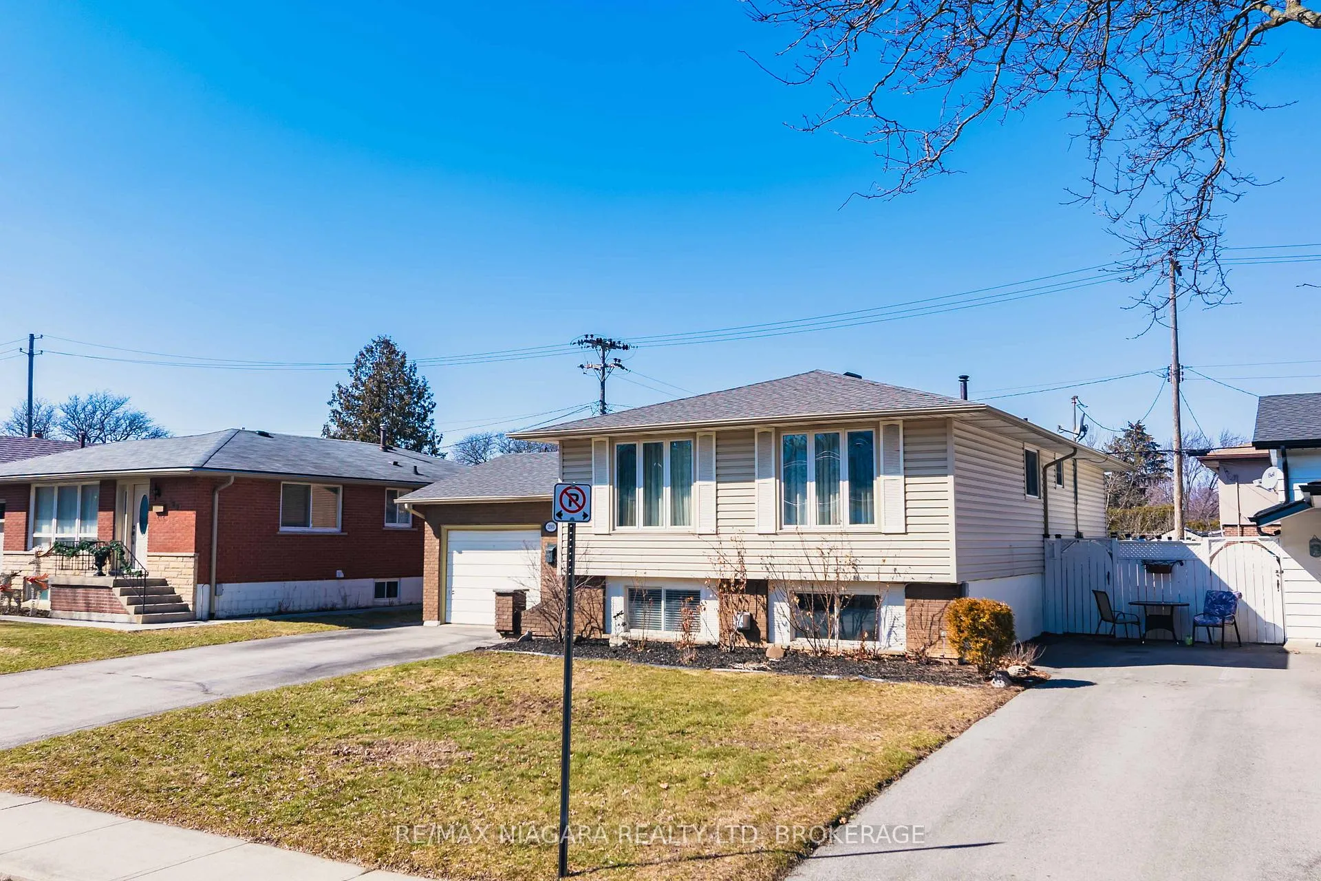 Photo 2 of 293 Saint Andrews Drive, Hamilton, Vincent — HOMEH