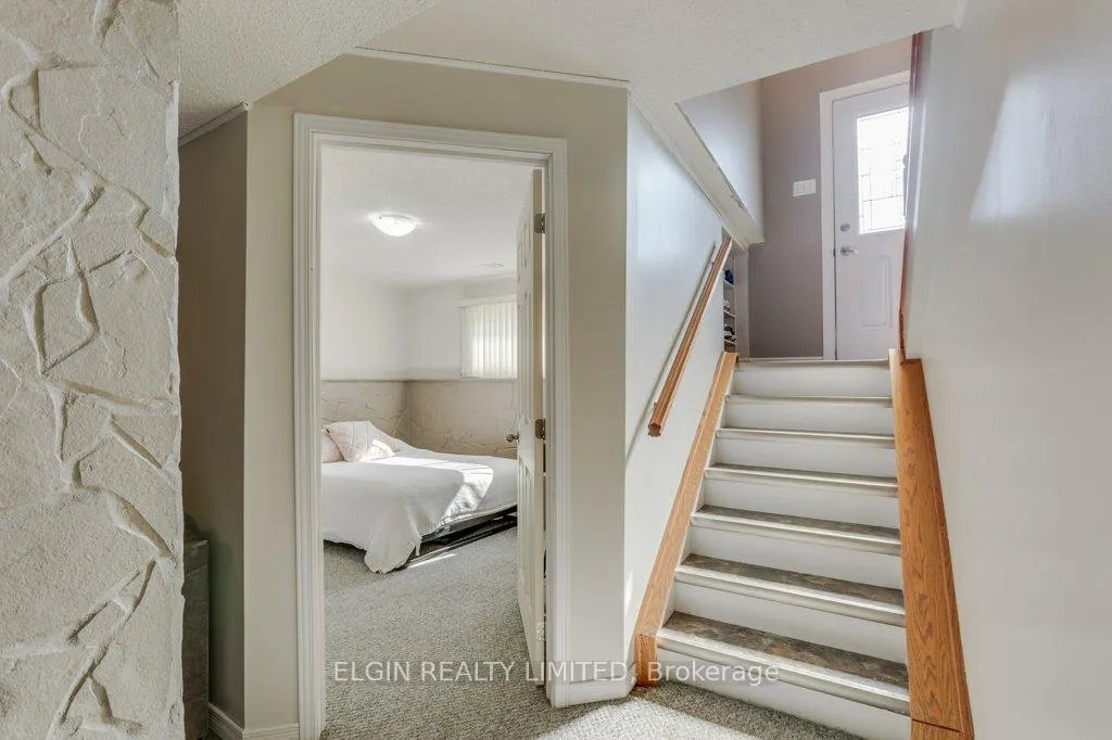 Photo 27 of 57 Leger Avenue, St. Thomas — HOMEH