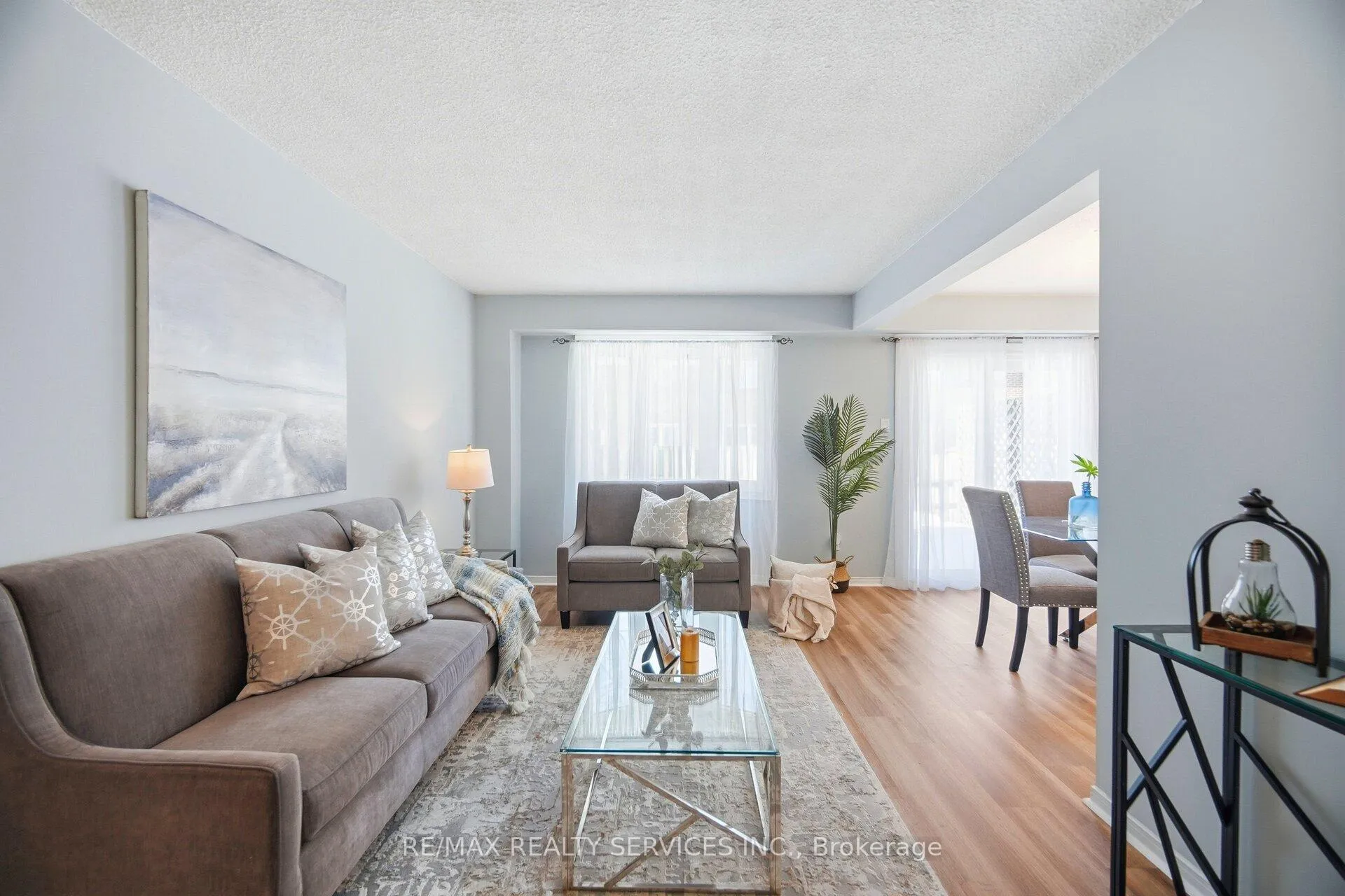 Photo 10 of 16 Ferri Crescent, Brampton, Heart Lake West — HOMEH