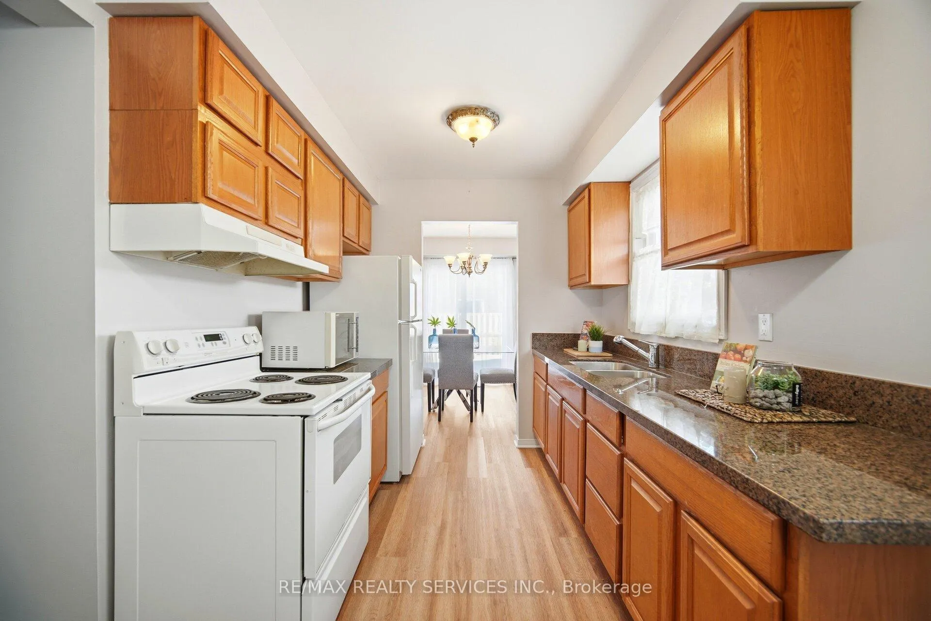 Photo 19 of 16 Ferri Crescent, Brampton, Heart Lake West — HOMEH