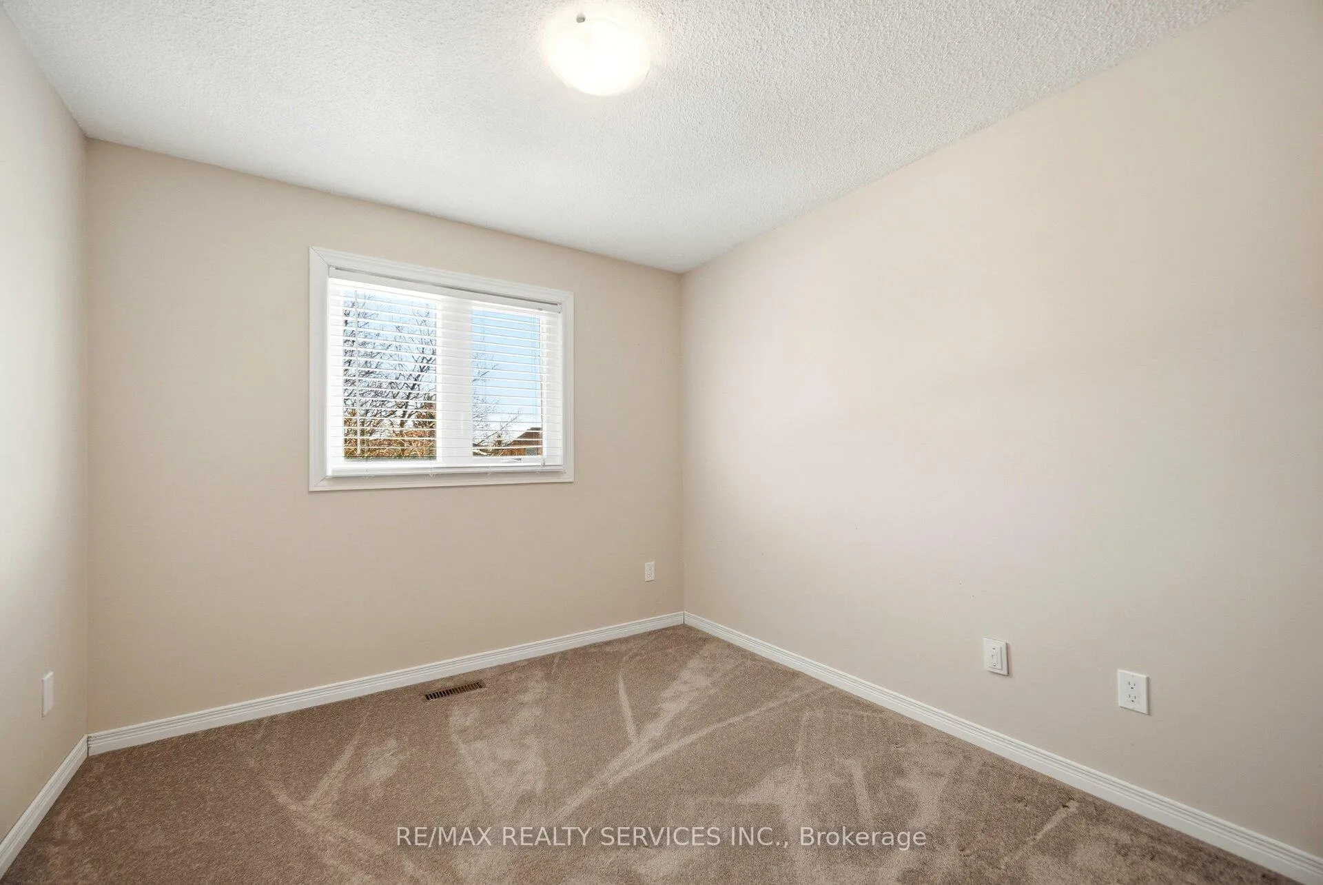 Photo 33 of 16 Ferri Crescent, Brampton, Heart Lake West — HOMEH