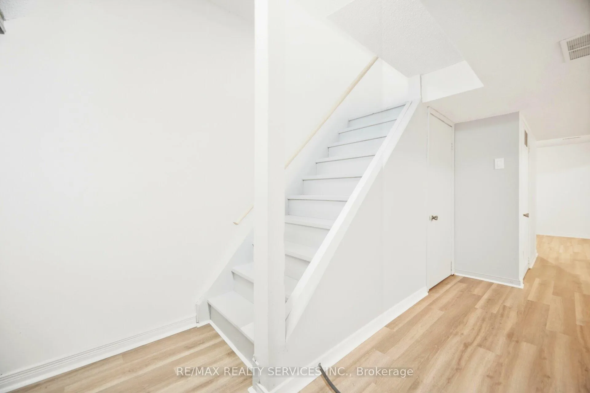 Photo 38 of 16 Ferri Crescent, Brampton, Heart Lake West — HOMEH