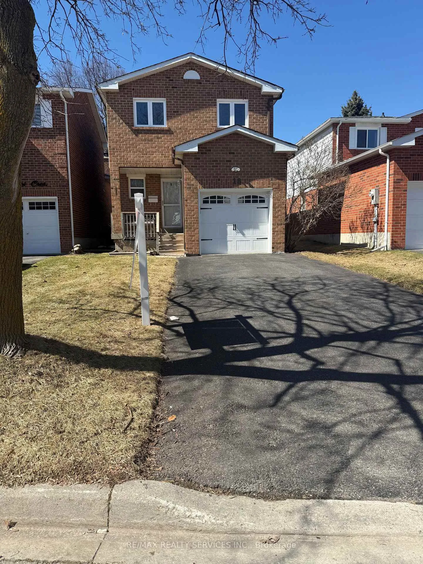 Photo 1 of 16 Ferri Crescent, Brampton, Heart Lake West — HOMEH