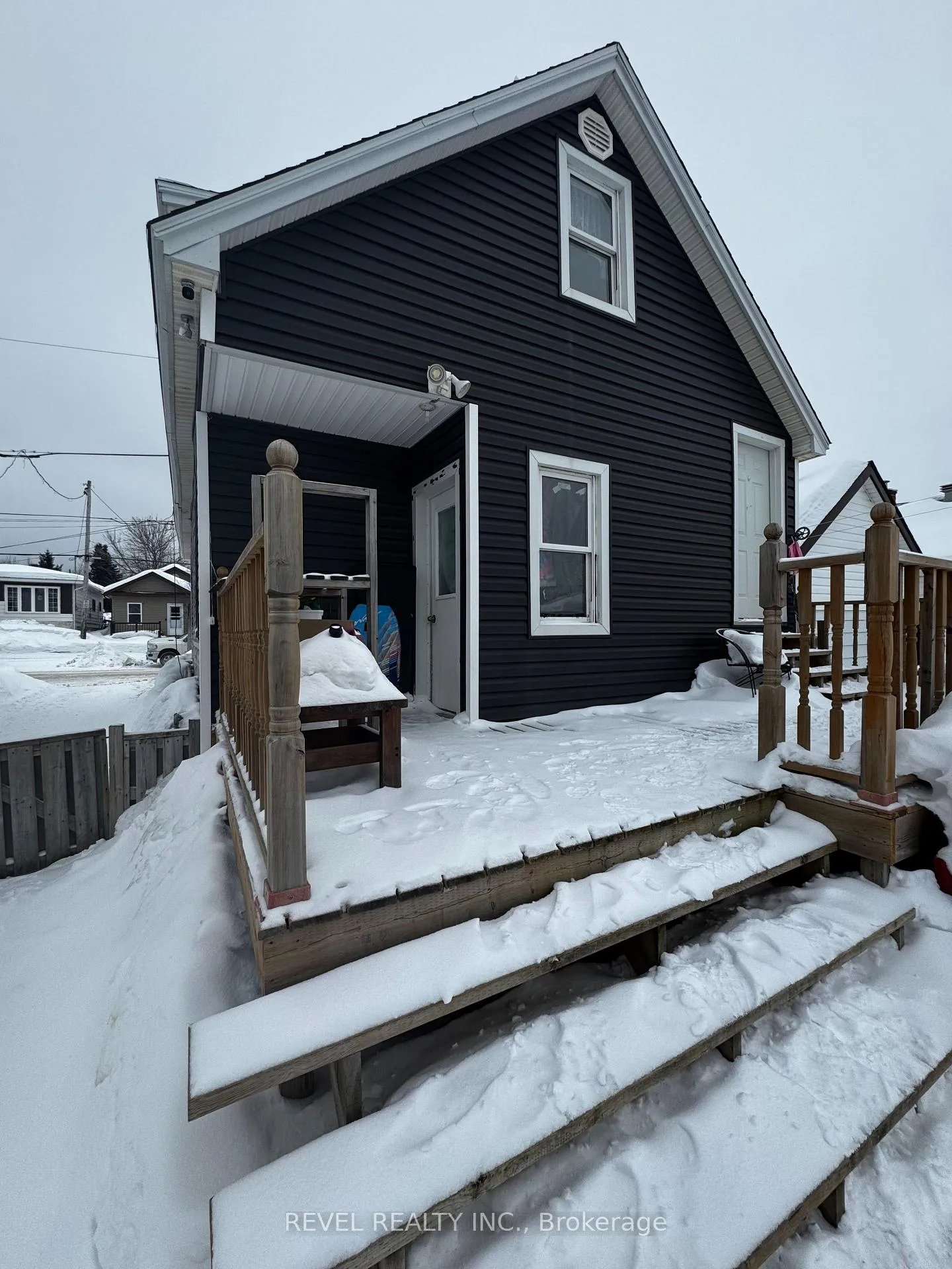 Photo 2 of 115 Fourth Avenue, Timmins, SCH - Main Area — HOMEH