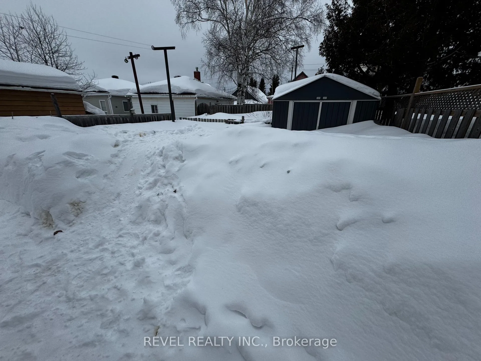 Photo 4 of 115 Fourth Avenue, Timmins, SCH - Main Area — HOMEH