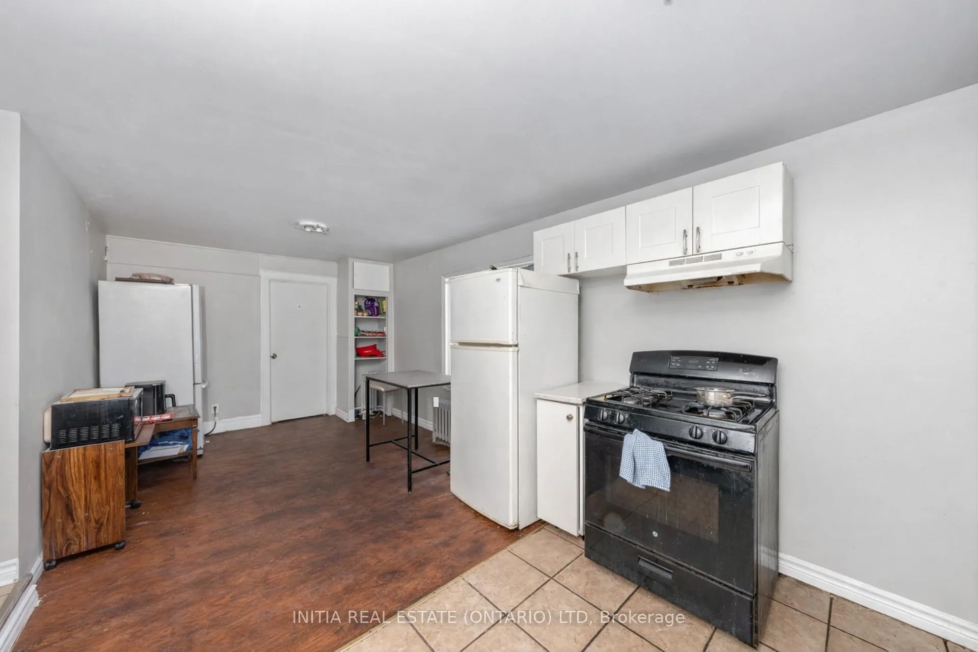 Photo 5 of 150 College Avenue N, Sarnia — HOMEH