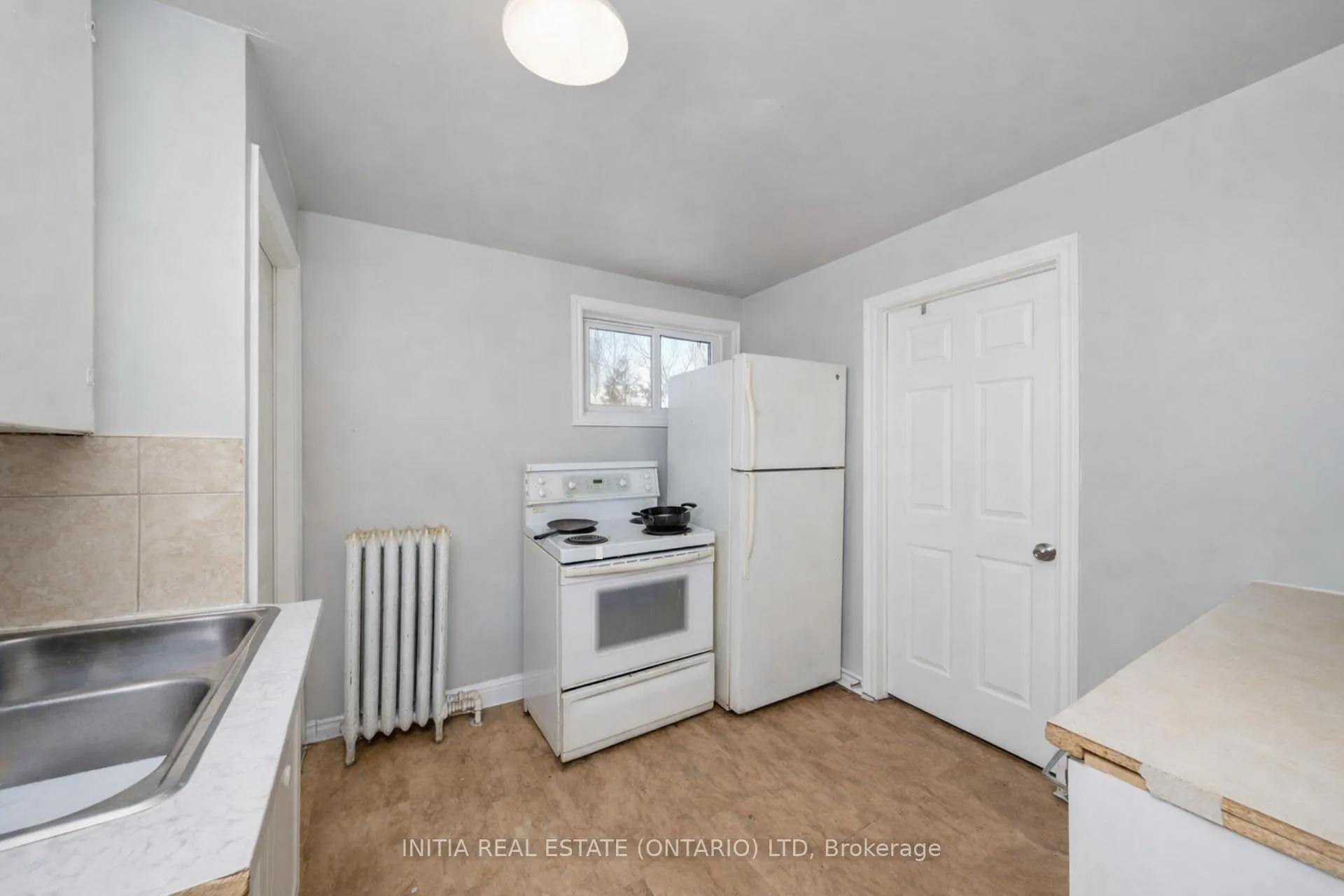 Photo 6 of 150 College Avenue N, Sarnia — HOMEH