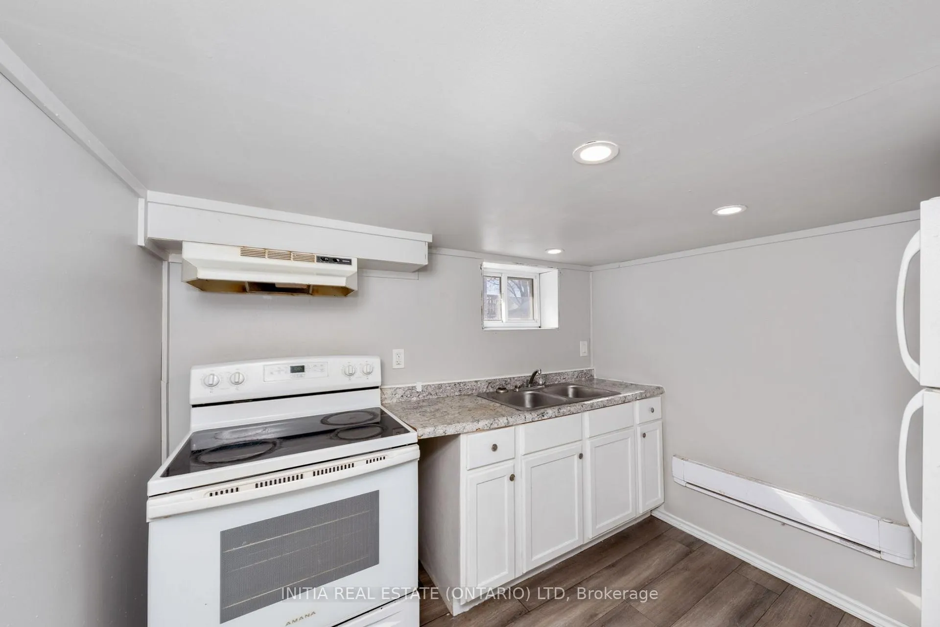 Photo 9 of 150 College Avenue N, Sarnia — HOMEH
