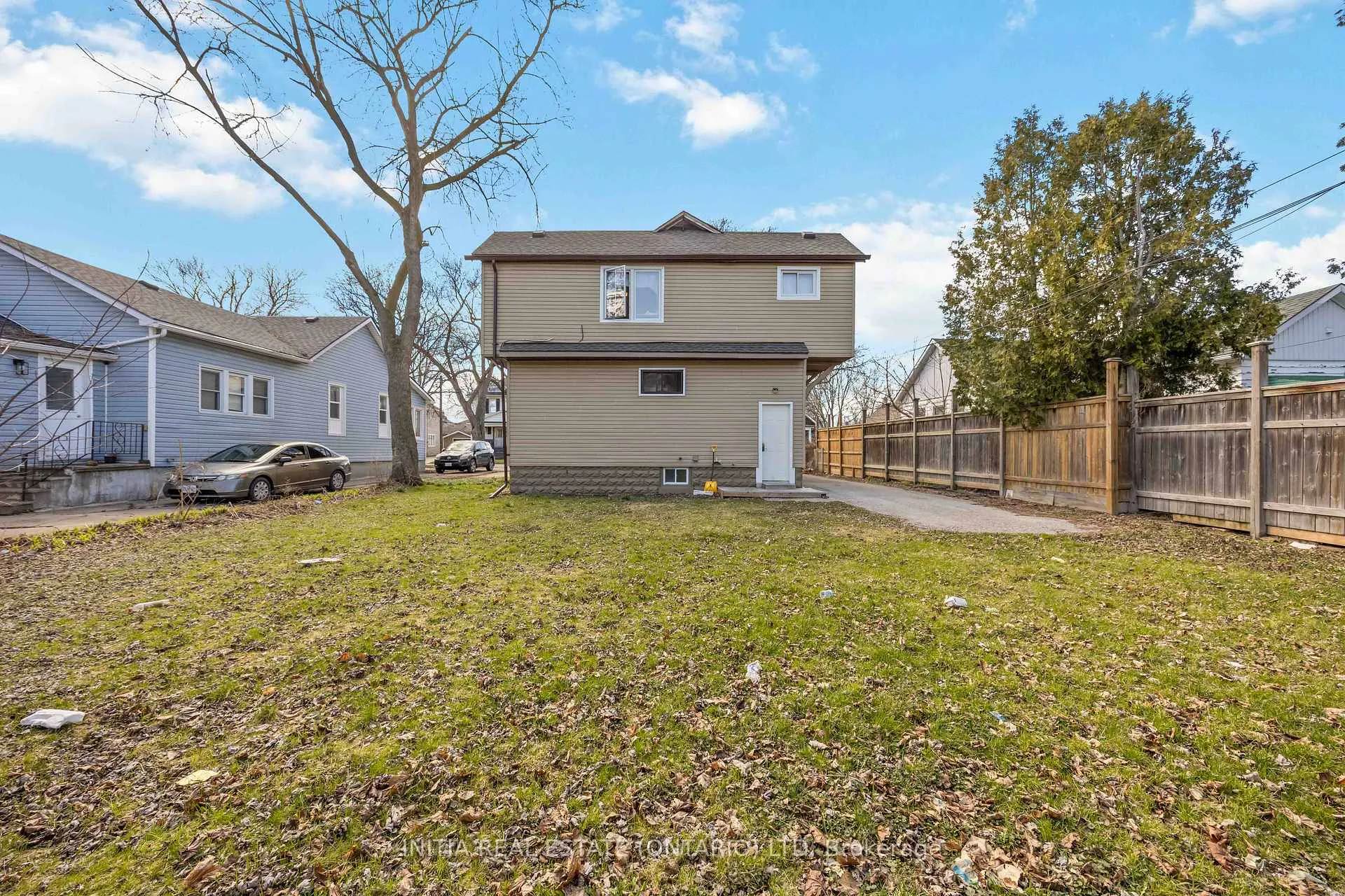 Photo 18 of 150 College Avenue N, Sarnia — HOMEH