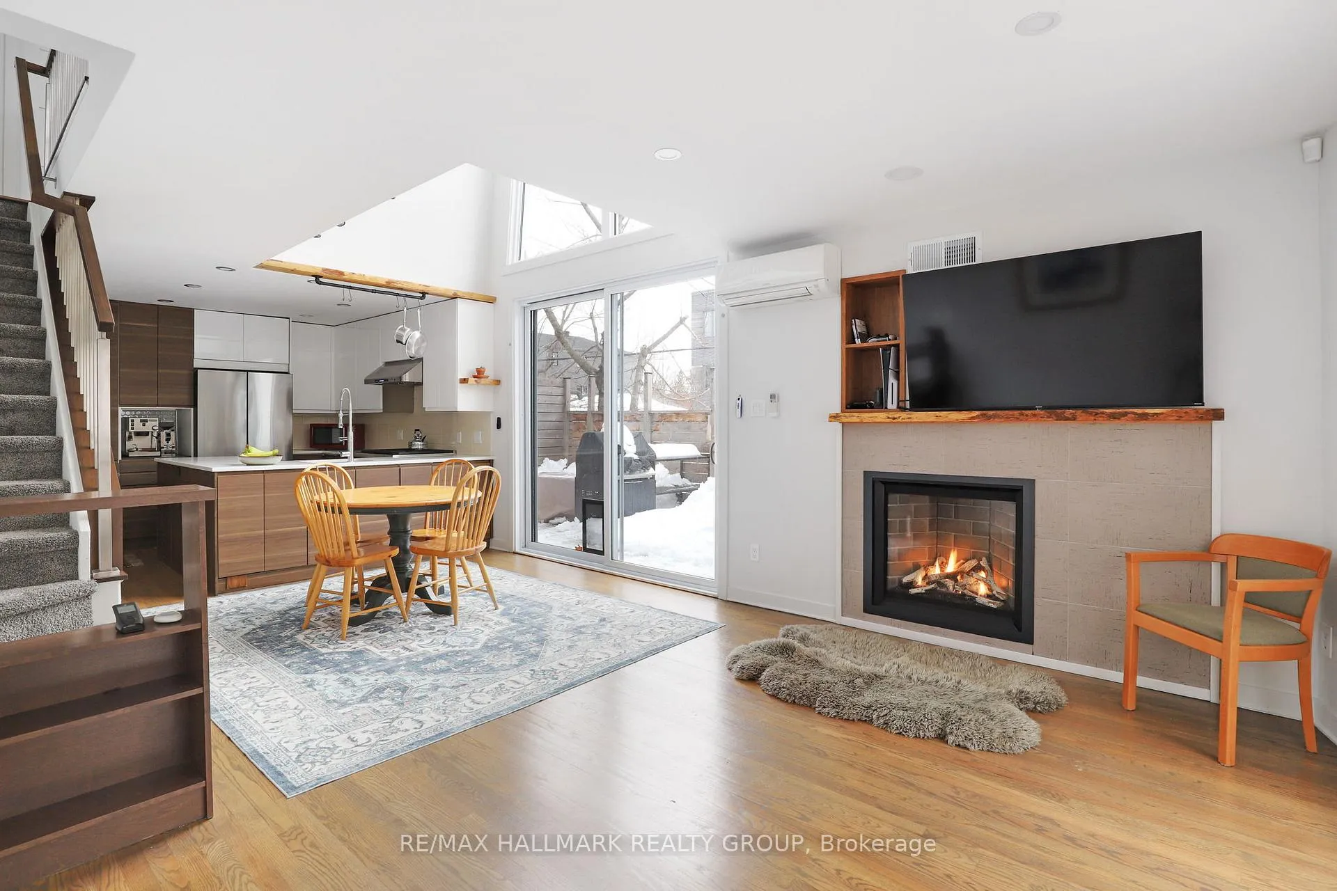 Photo 2 of Unit A, 47 Ontario Street, Ottawa, Overbrook — HOMEH
