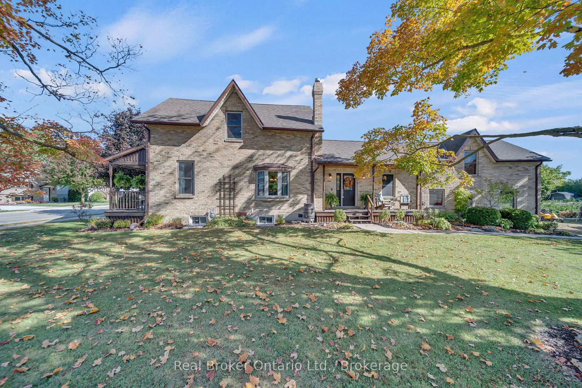 Photo 2 of 690 Wallace Avenue S, North Perth, Listowel — HOMEH