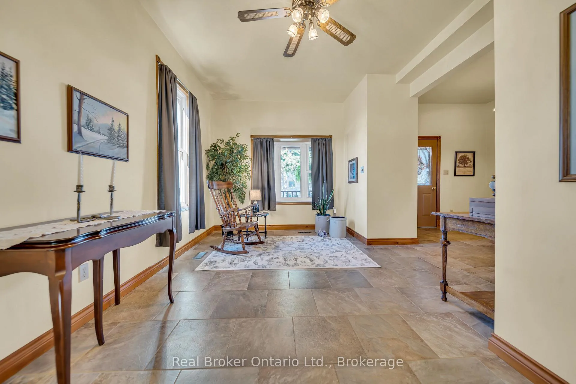 Photo 9 of 690 Wallace Avenue S, North Perth, Listowel — HOMEH