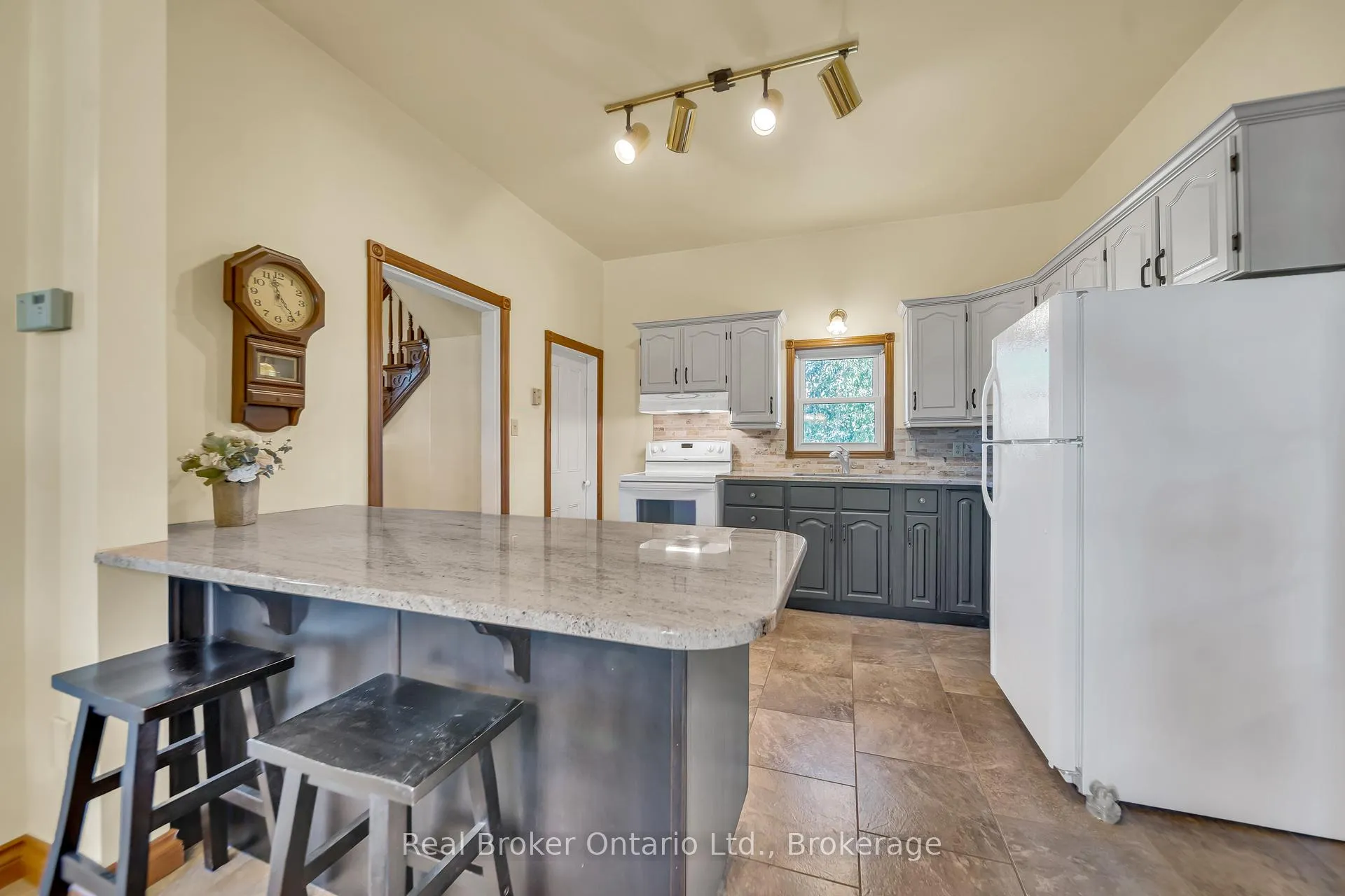 Photo 14 of 690 Wallace Avenue S, North Perth, Listowel — HOMEH
