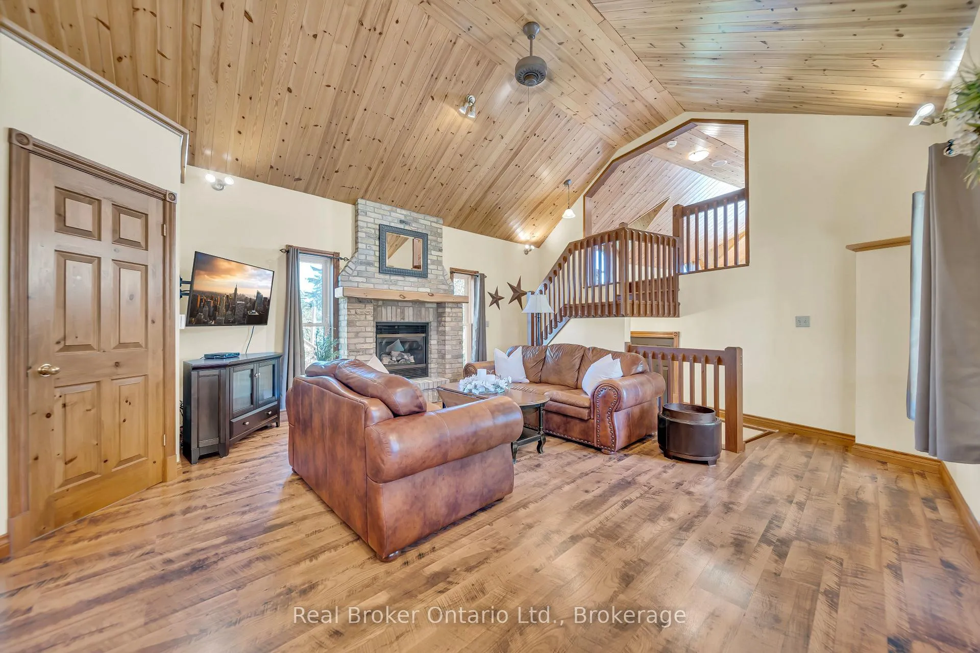 Photo 18 of 690 Wallace Avenue S, North Perth, Listowel — HOMEH