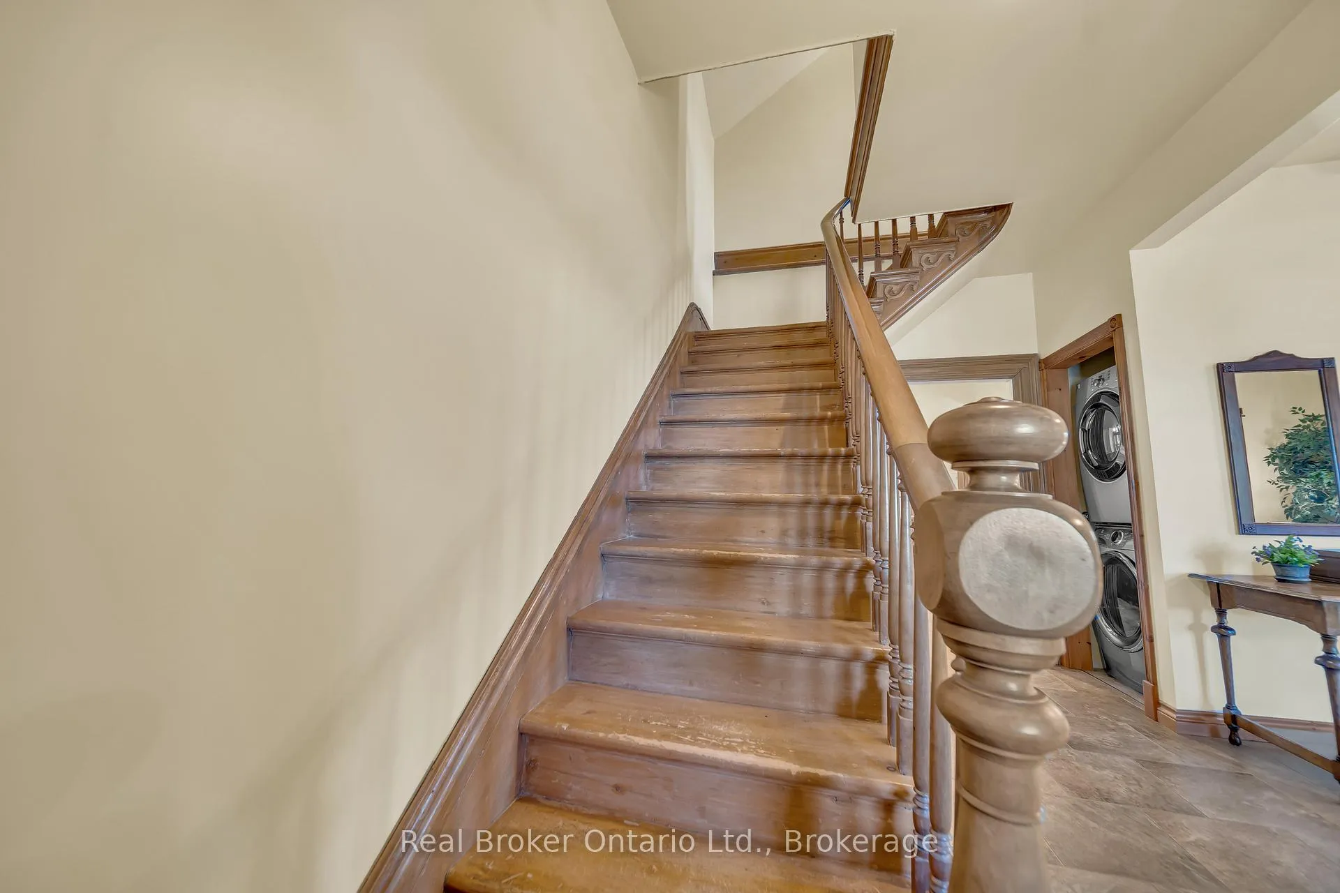 Photo 26 of 690 Wallace Avenue S, North Perth, Listowel — HOMEH
