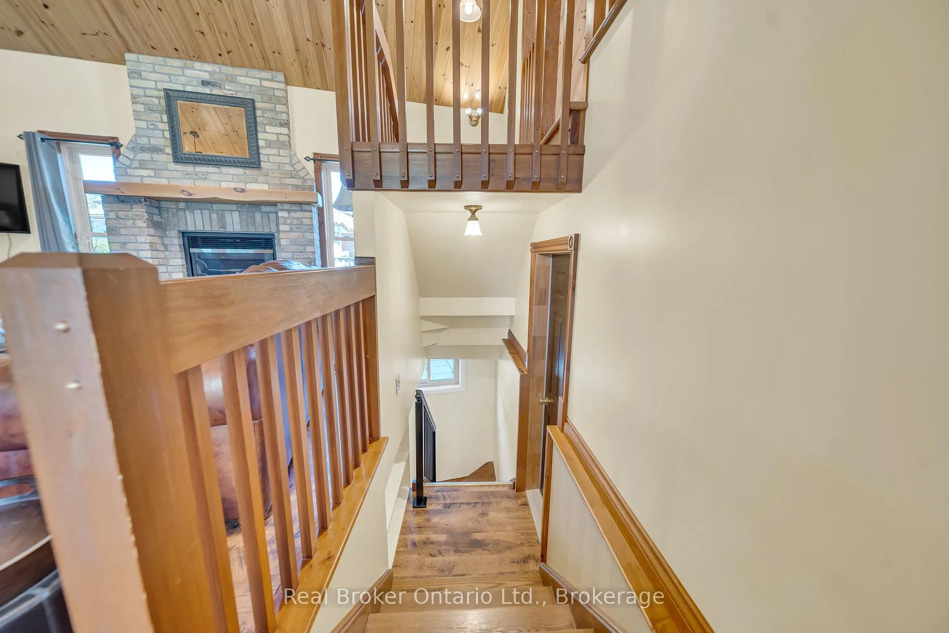 Photo 36 of 690 Wallace Avenue S, North Perth, Listowel — HOMEH