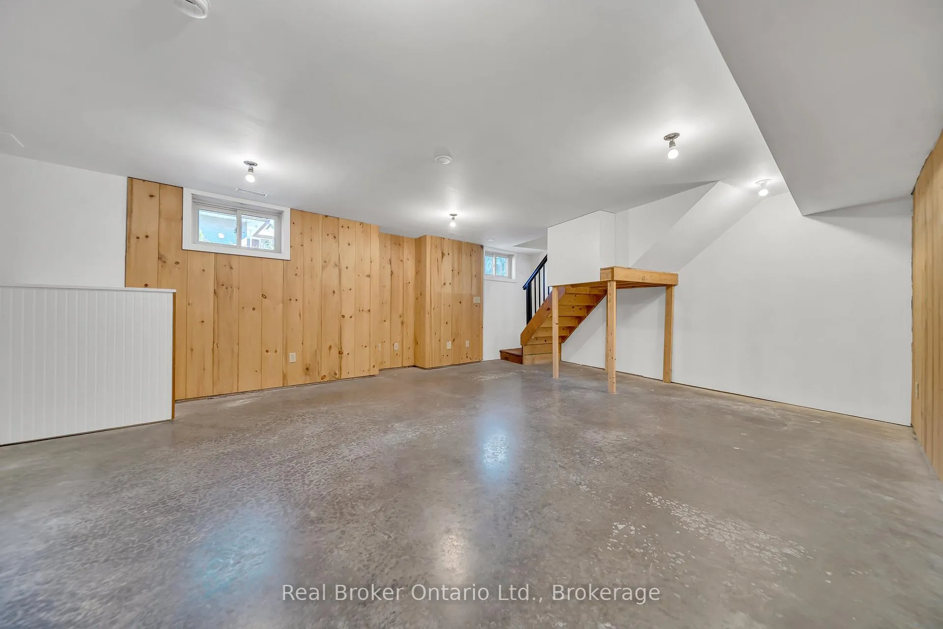 Photo 38 of 690 Wallace Avenue S, North Perth, Listowel — HOMEH