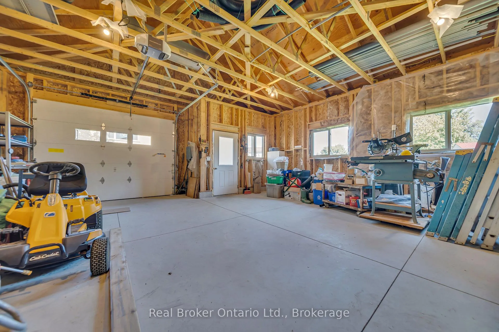 Photo 41 of 690 Wallace Avenue S, North Perth, Listowel — HOMEH