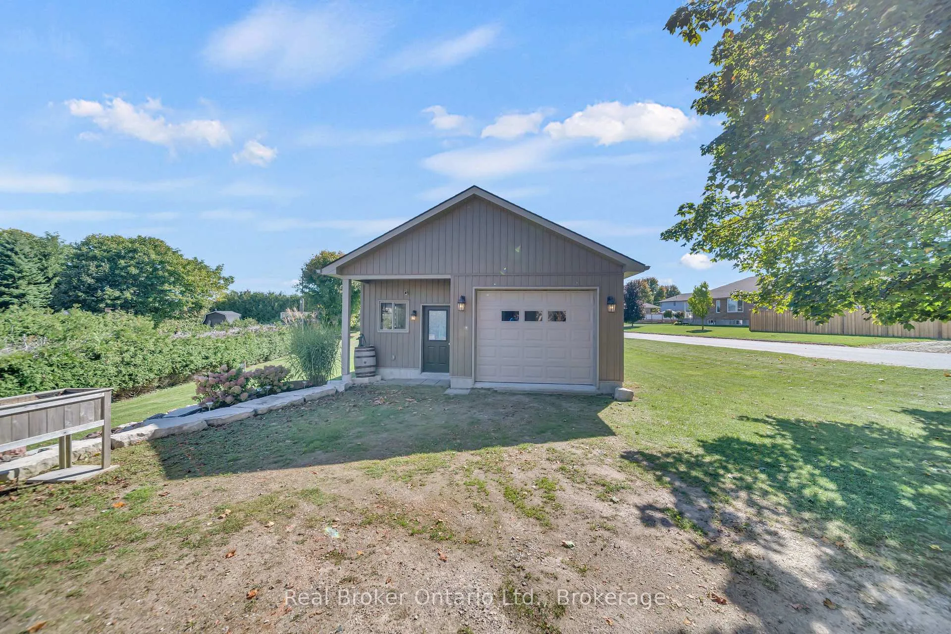 Photo 43 of 690 Wallace Avenue S, North Perth, Listowel — HOMEH