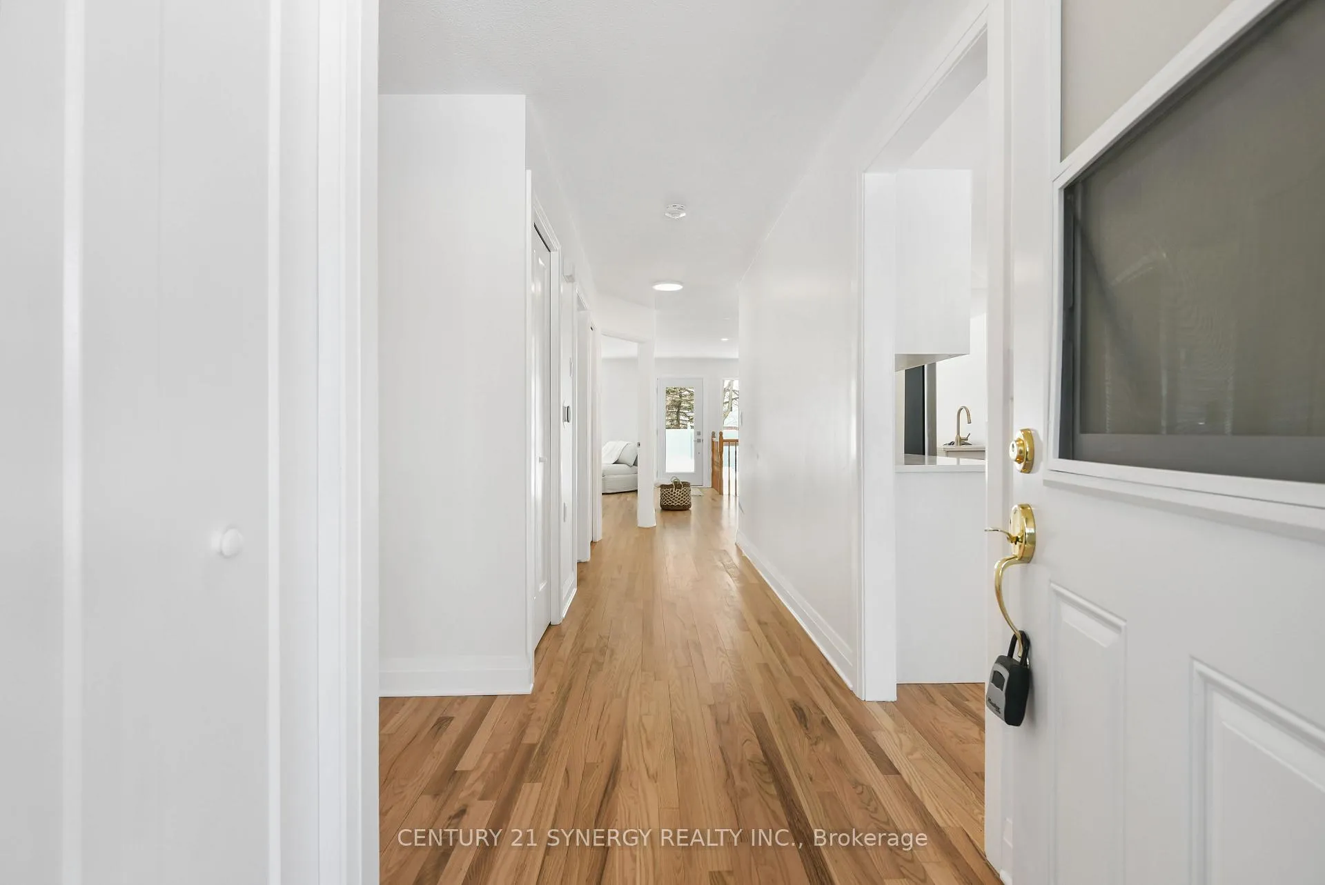 Photo 4 of 7 Weaver Crescent, Ottawa, Kanata - Kanata Lakes/Heritage Hills — HOMEH