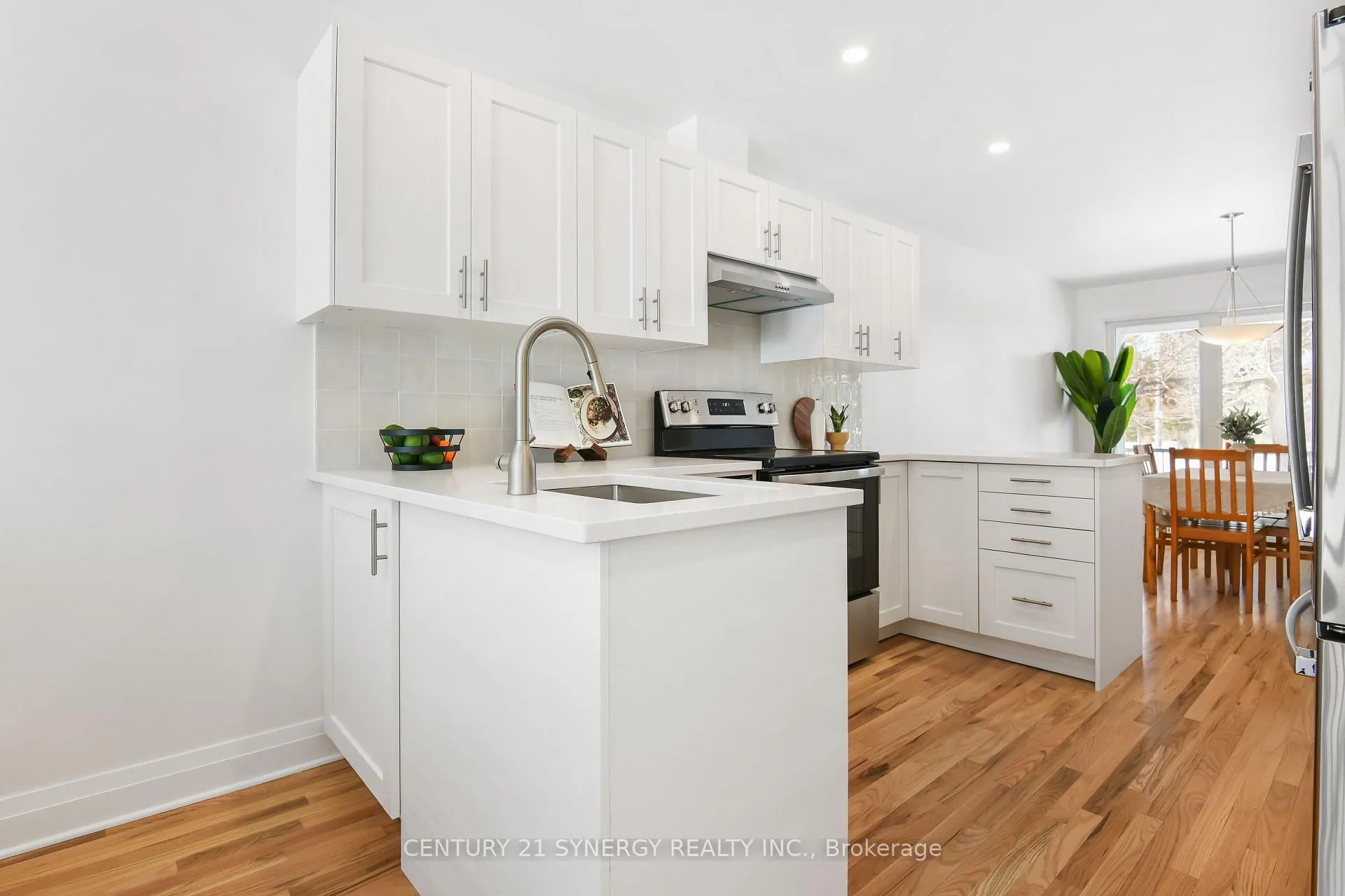 Photo 7 of 7 Weaver Crescent, Ottawa, Kanata - Kanata Lakes/Heritage Hills — HOMEH