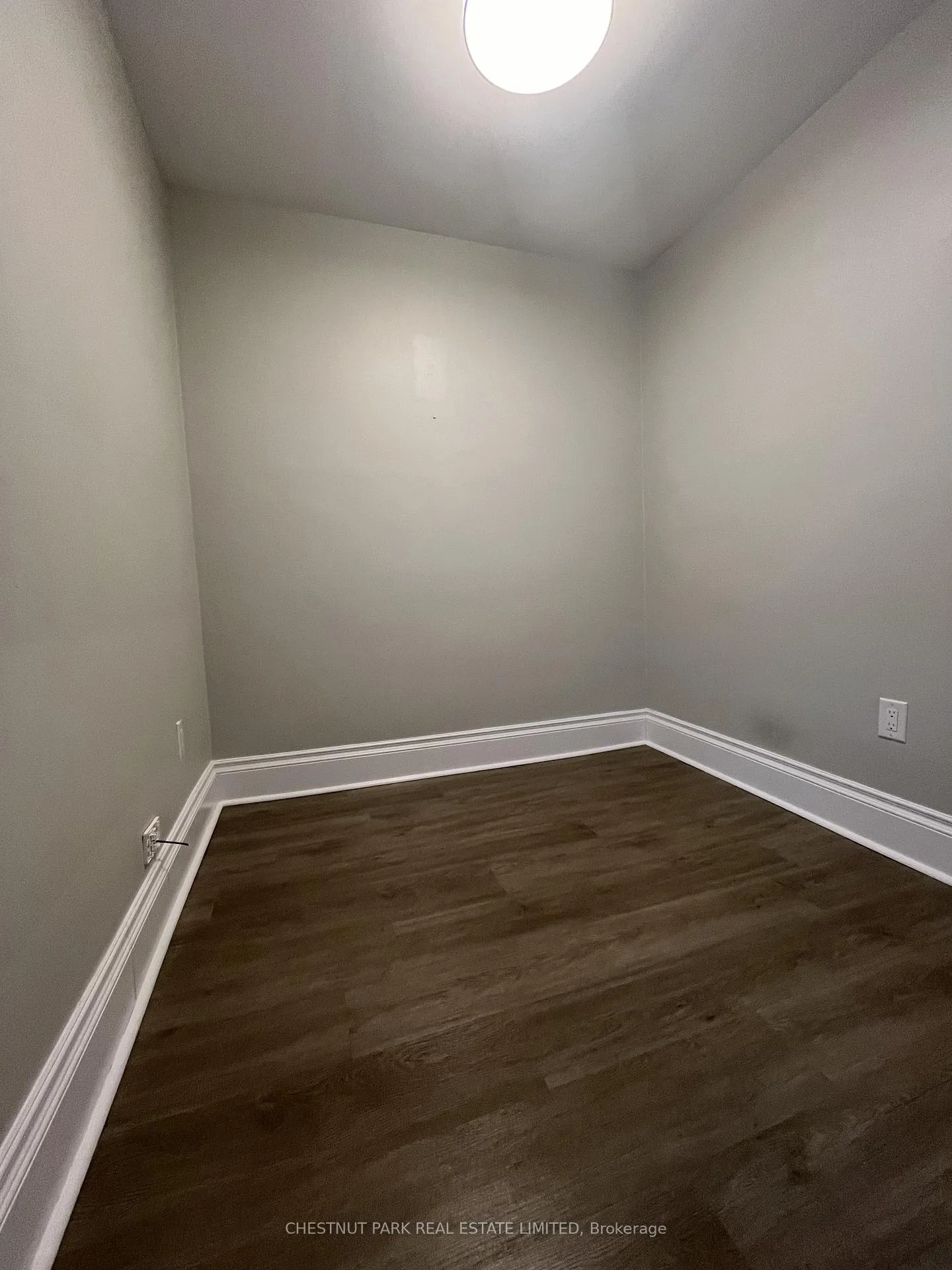Photo 5 of Unit upper, 3 Kingswood Road, Toronto, The Beaches — HOMEH