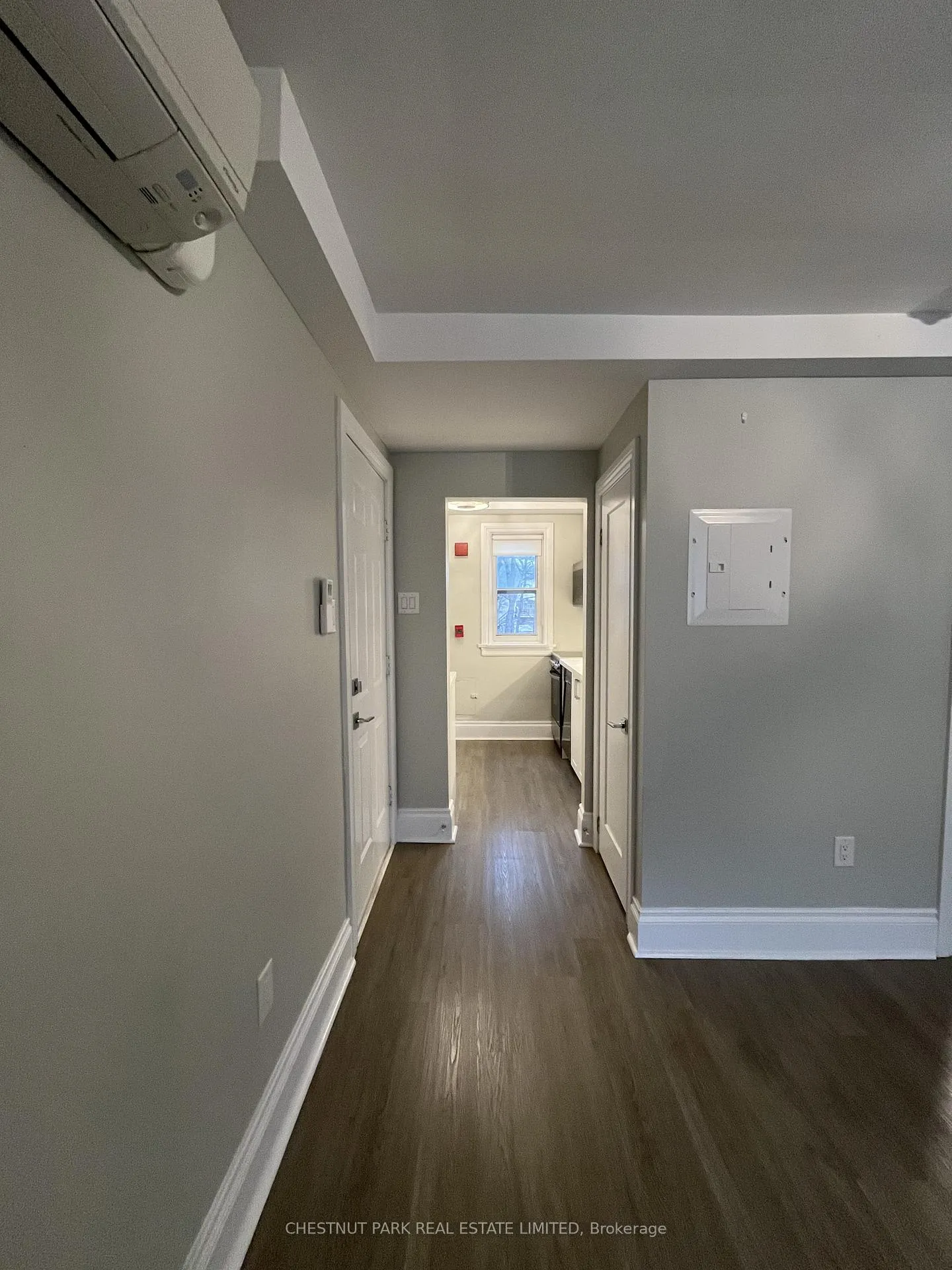 Photo 12 of Unit upper, 3 Kingswood Road, Toronto, The Beaches — HOMEH