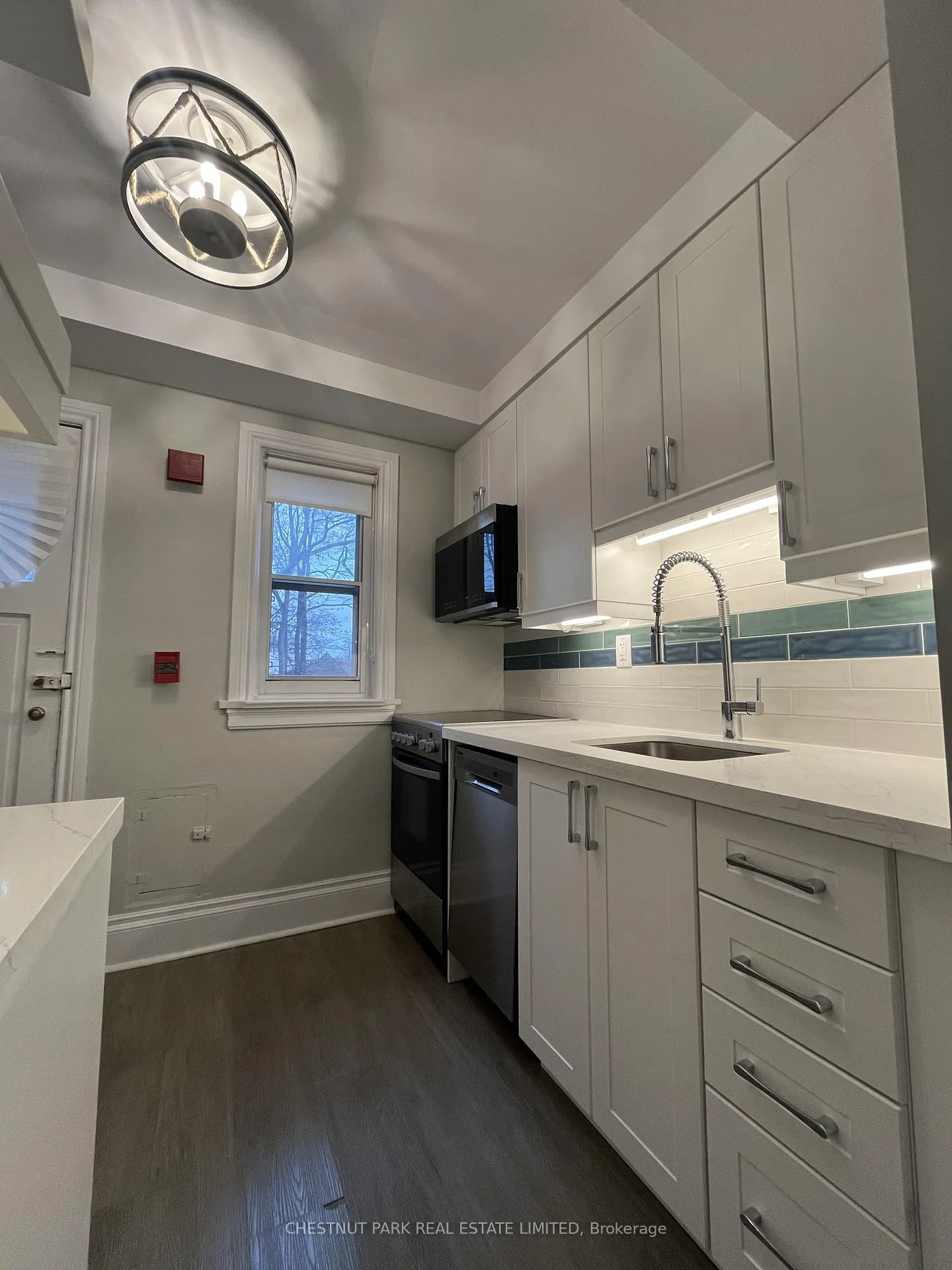Photo 13 of Unit upper, 3 Kingswood Road, Toronto, The Beaches — HOMEH