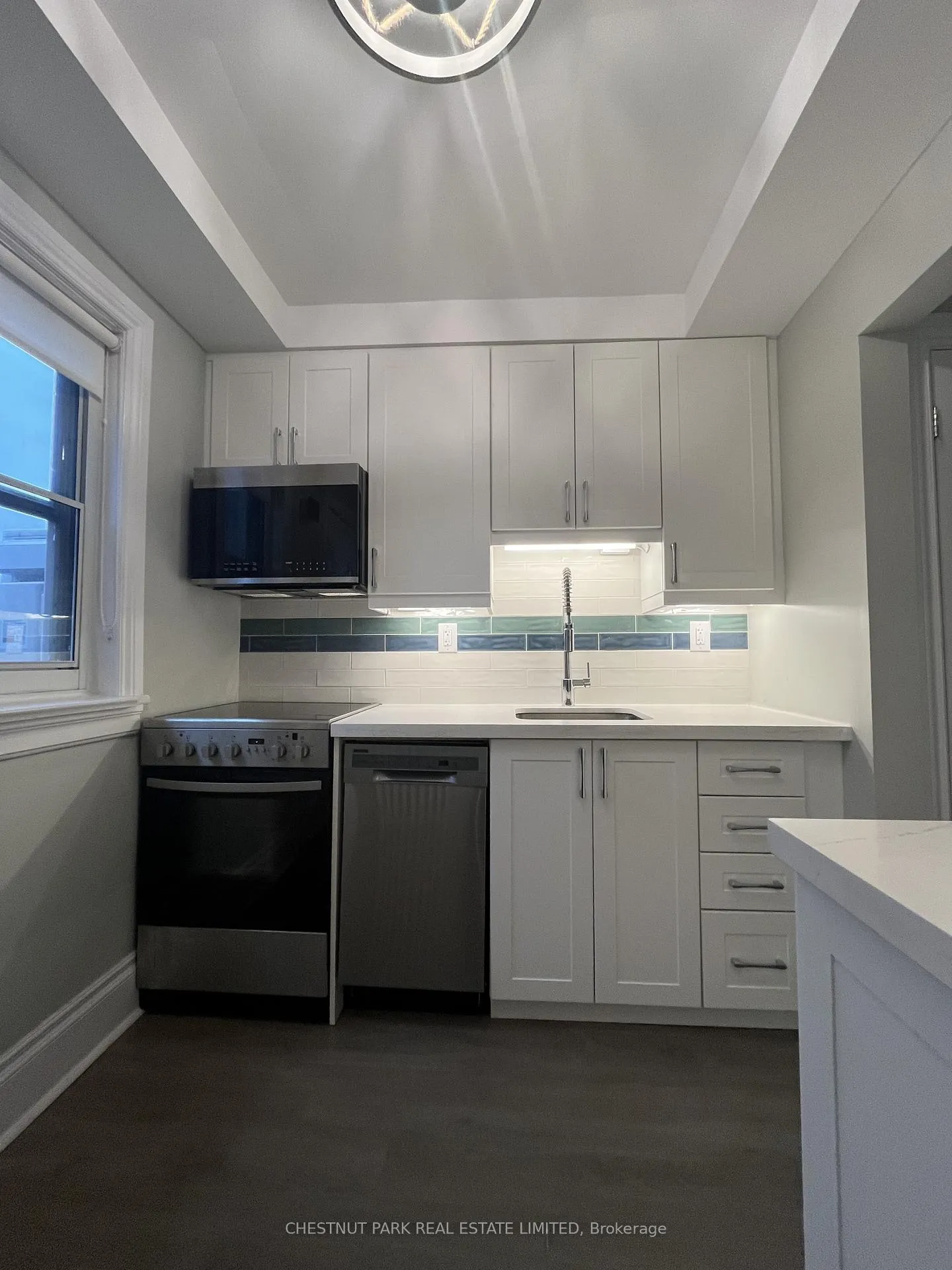 Photo 15 of Unit upper, 3 Kingswood Road, Toronto, The Beaches — HOMEH