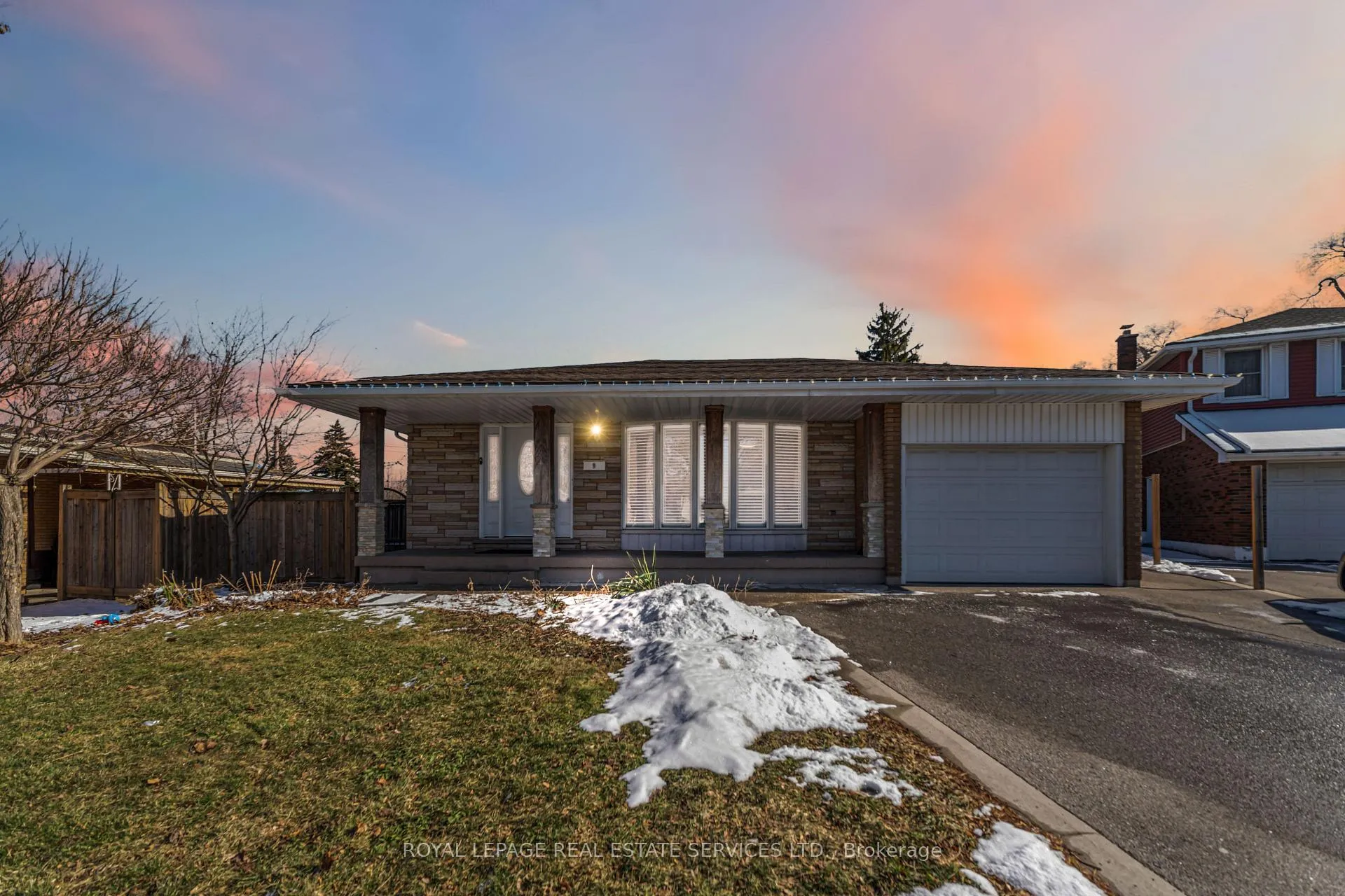 Photo 2 of 9 Isaac Court, Hamilton, Corman — HOMEH
