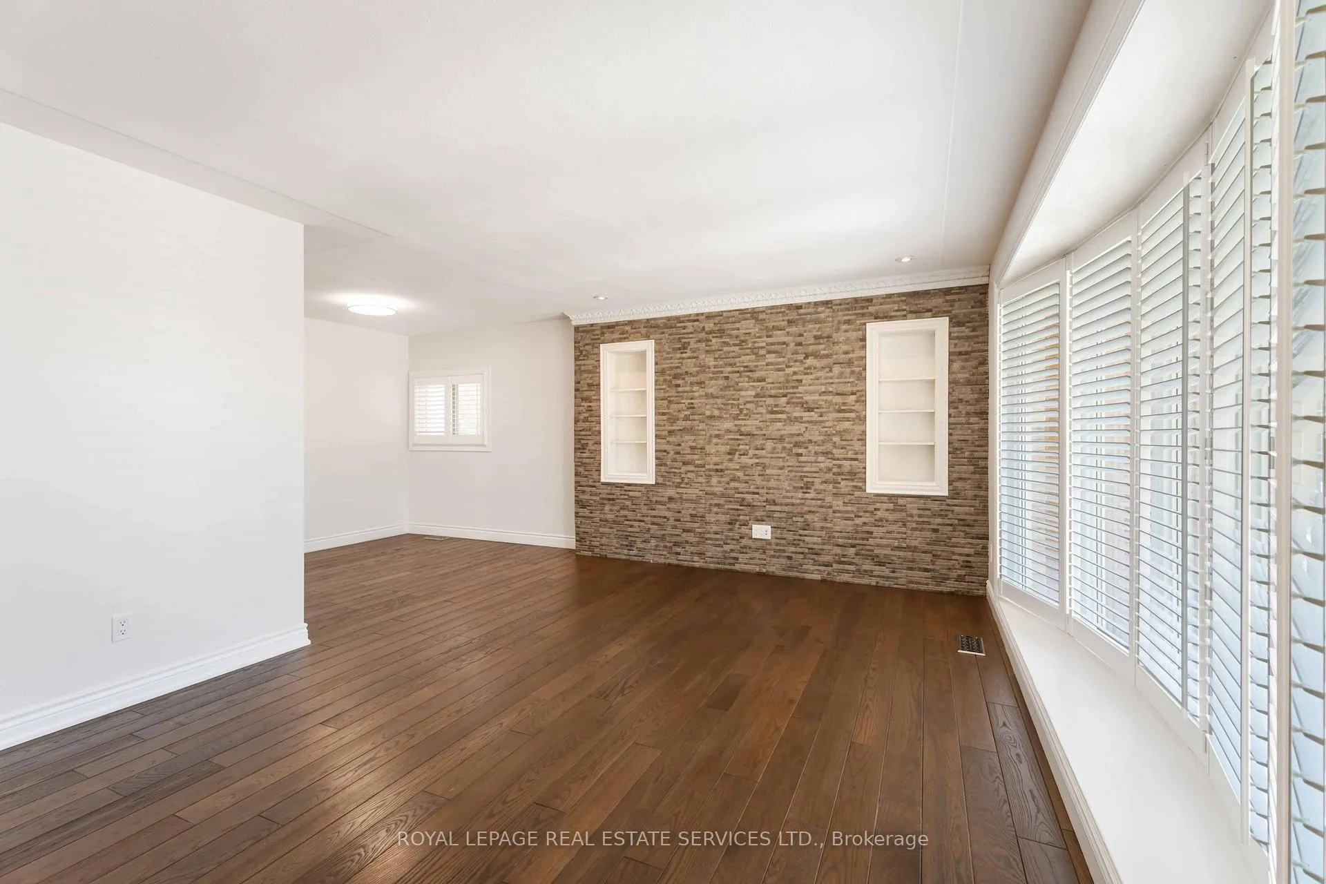 Photo 7 of 9 Isaac Court, Hamilton, Corman — HOMEH